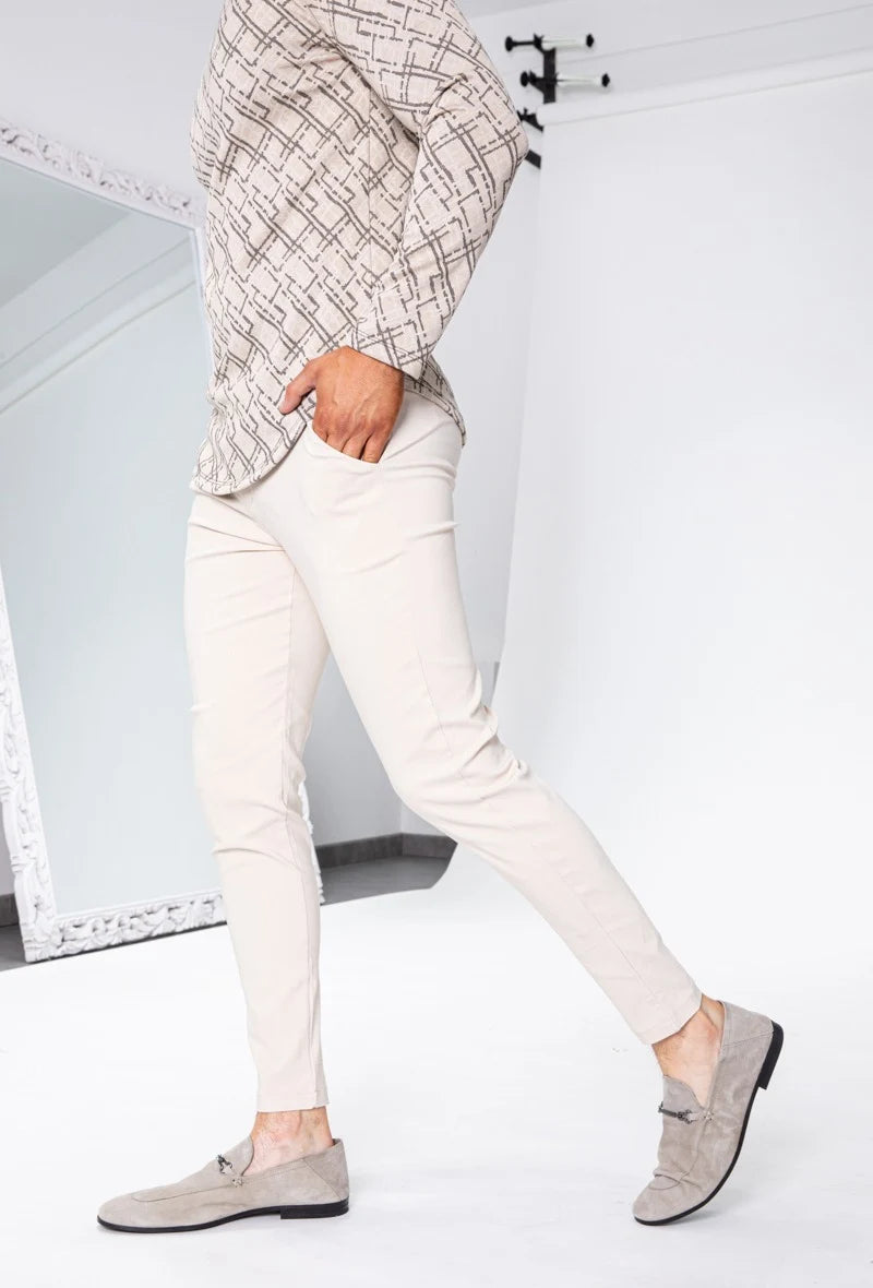 Pantalon chino tendance uni