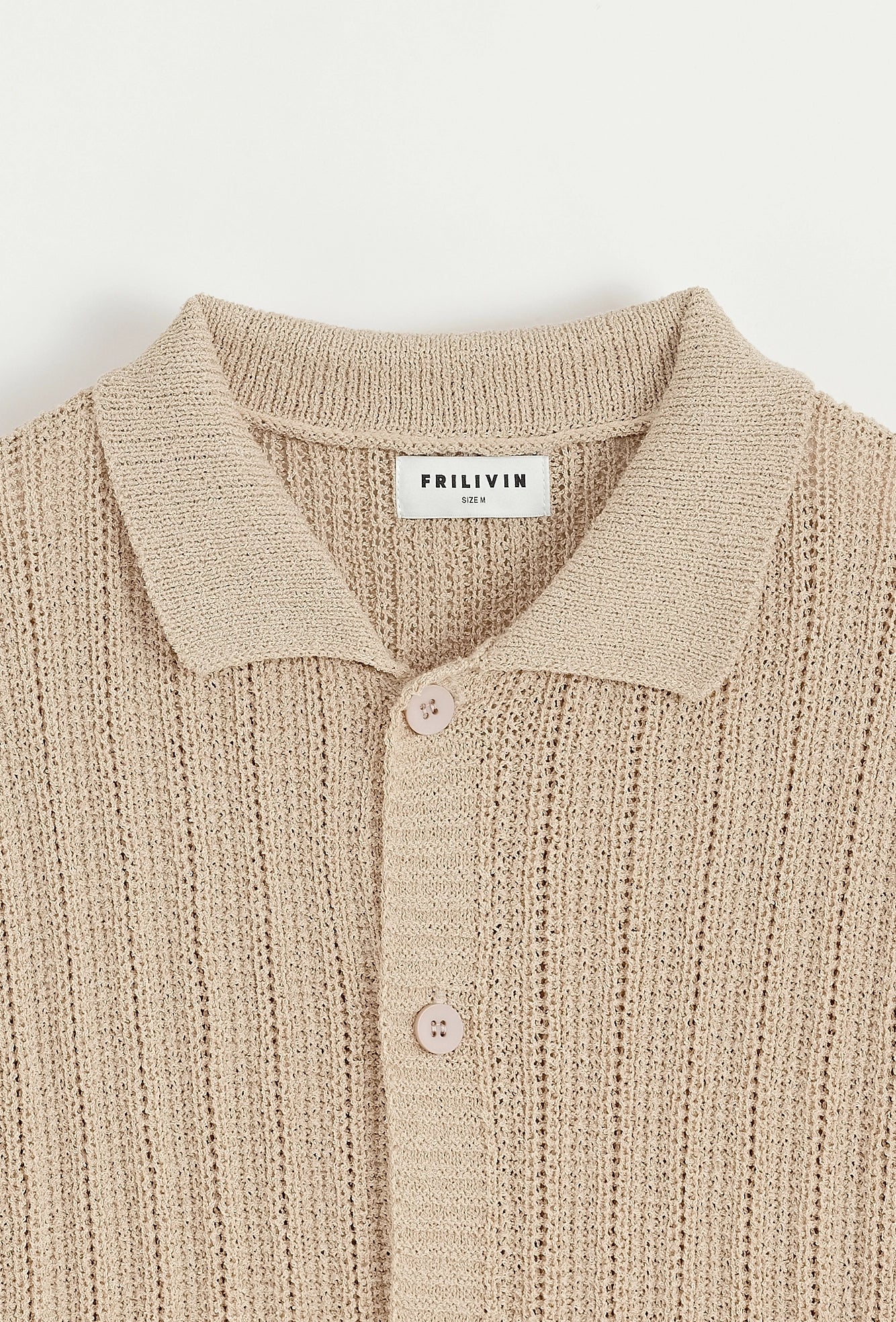 Chemise trouée à manches courtes