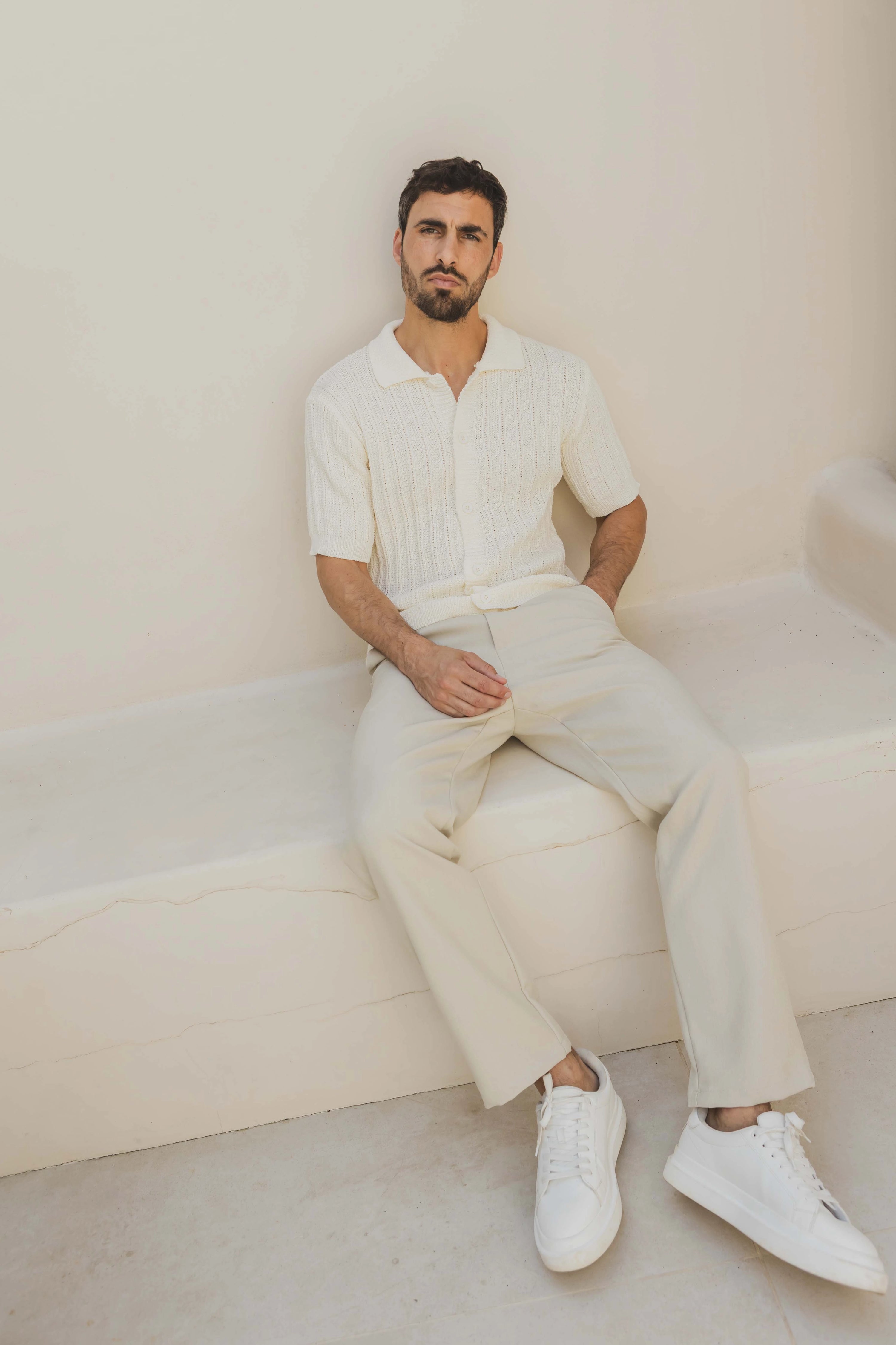 Chemise trouée à manches courtes