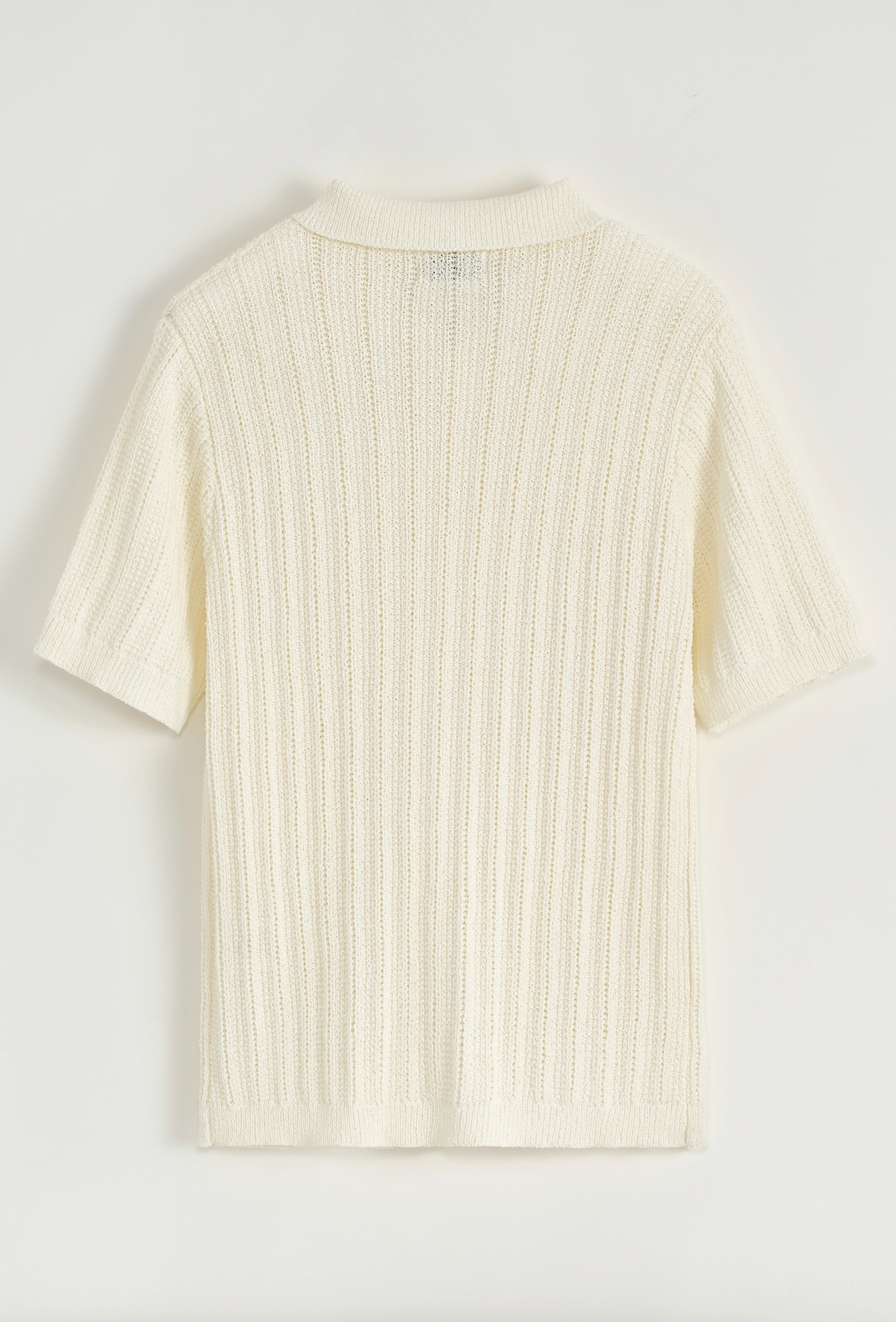 Chemise trouée à manches courtes