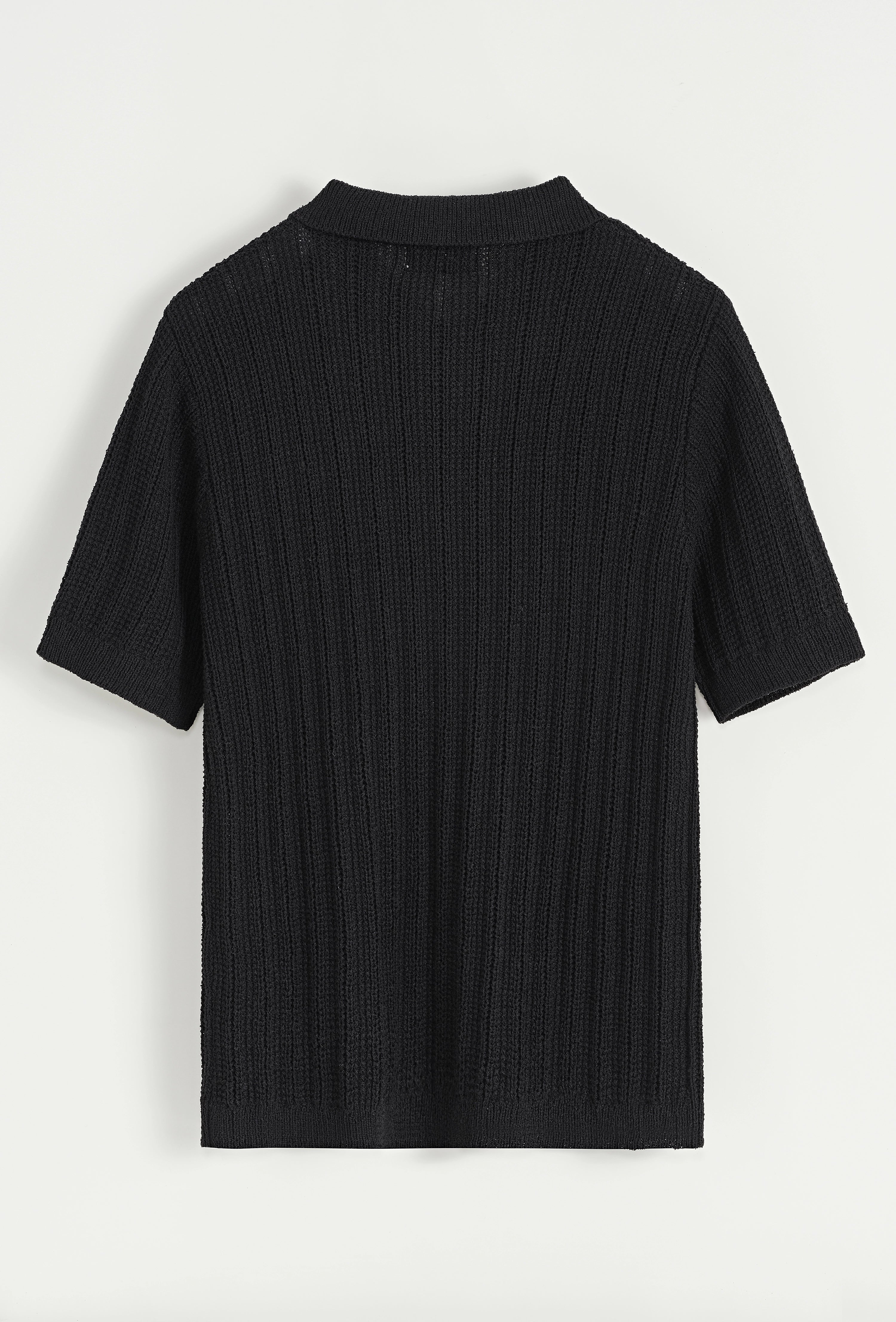 Chemise trouée à manches courtes