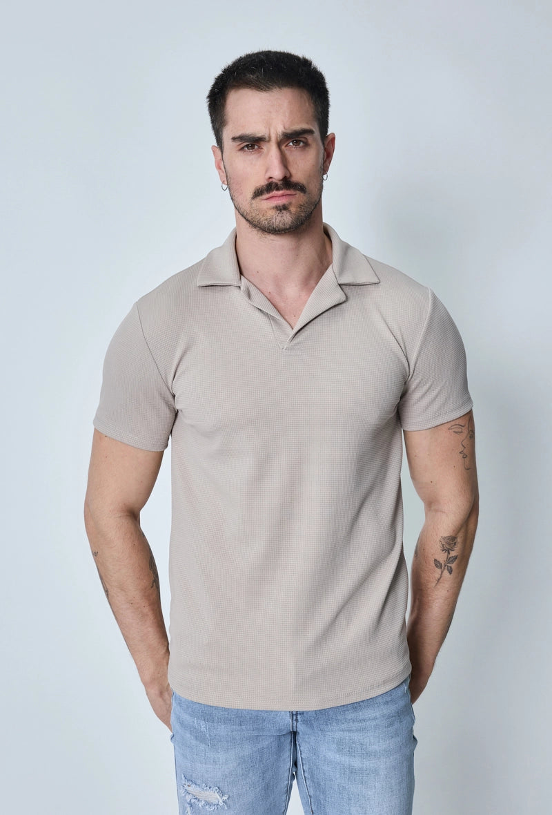 Plain short-sleeved polo shirt