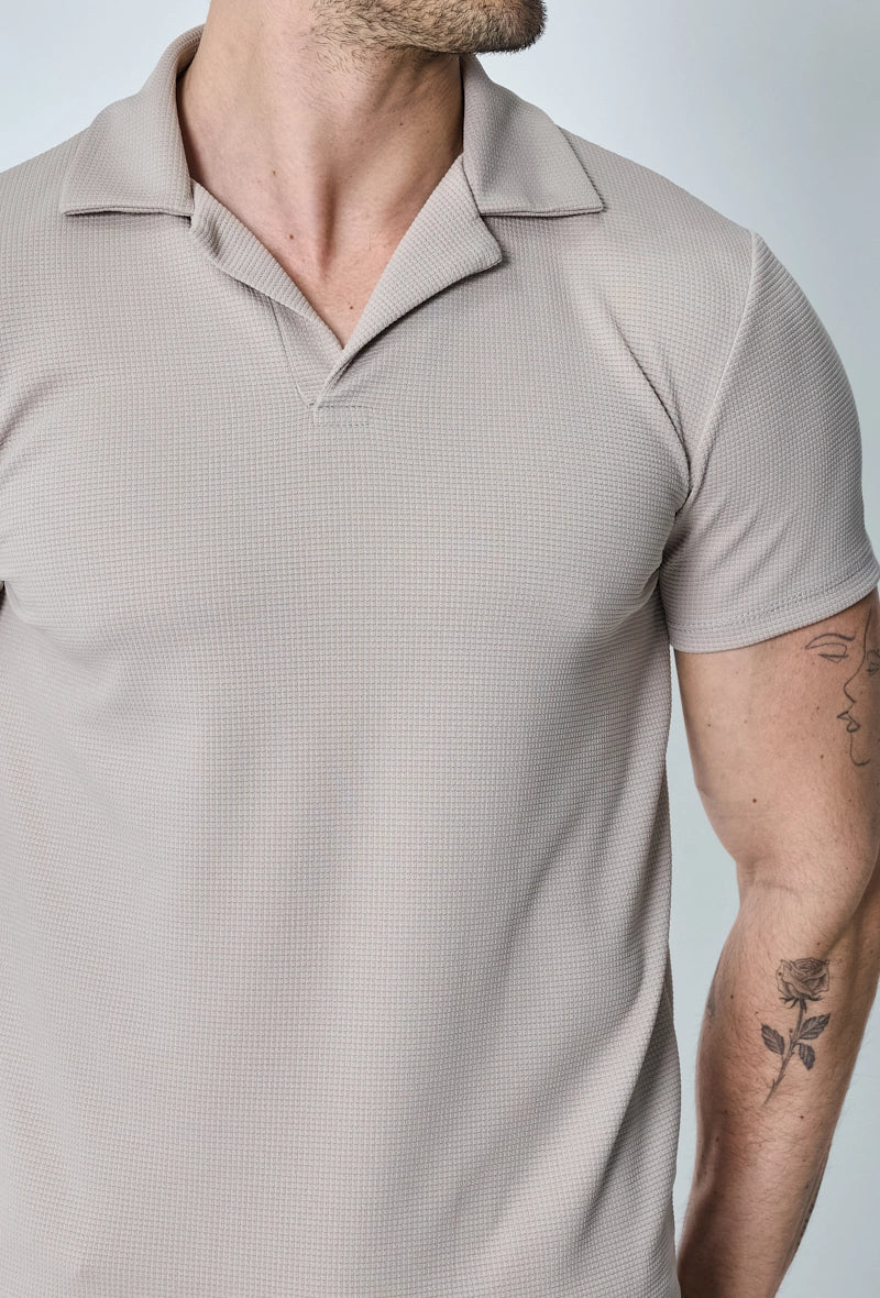 Plain short-sleeved polo shirt