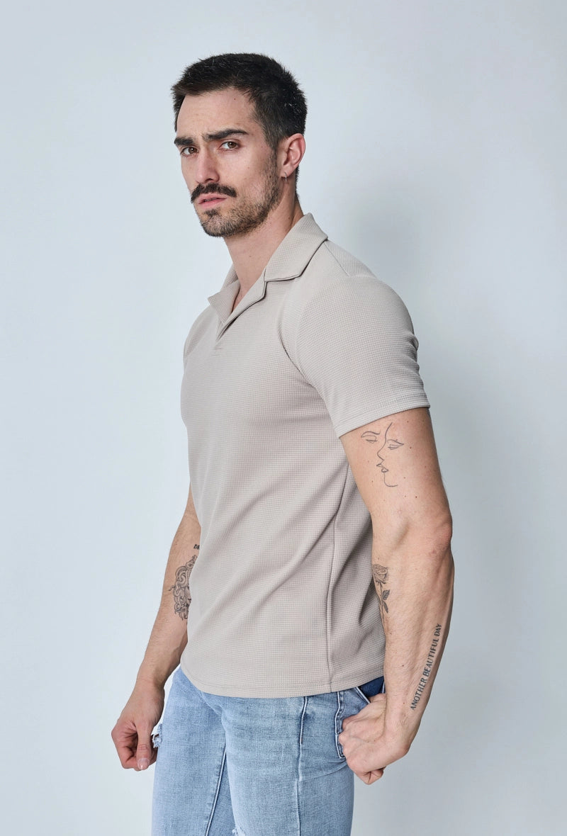 Plain short-sleeved polo shirt