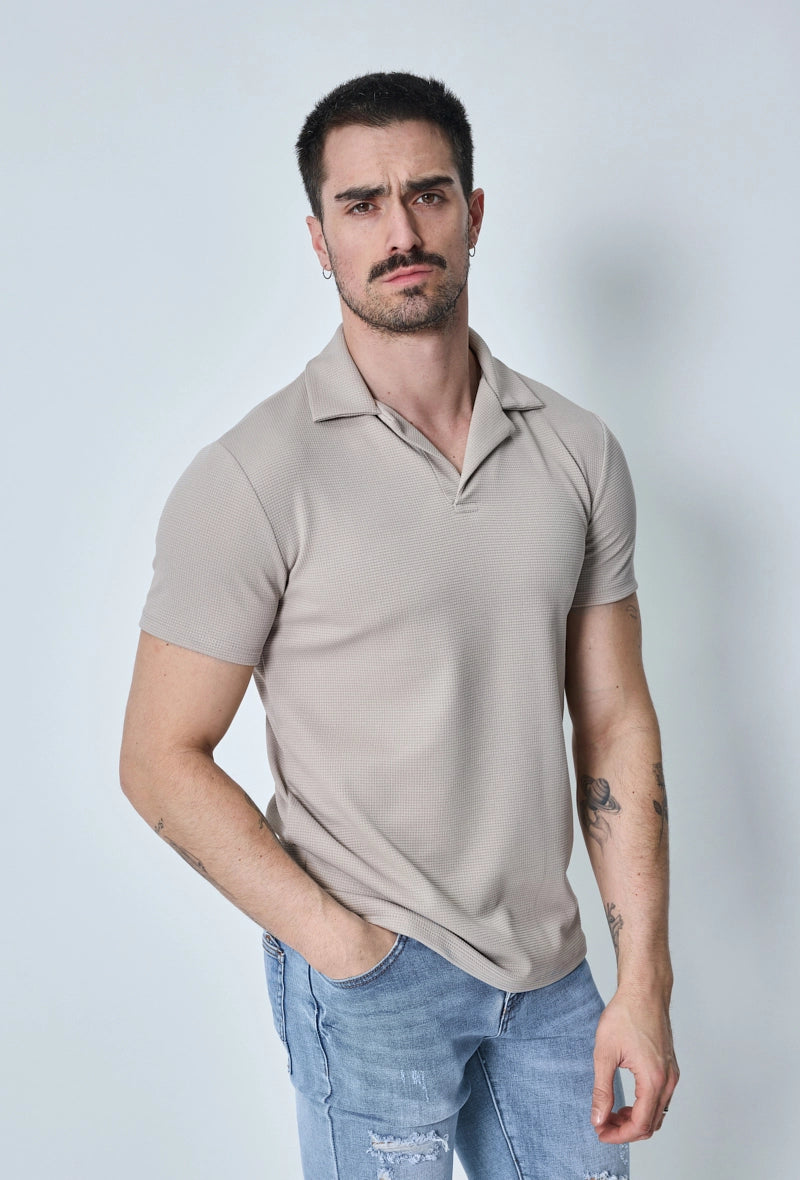 Plain short-sleeved polo shirt
