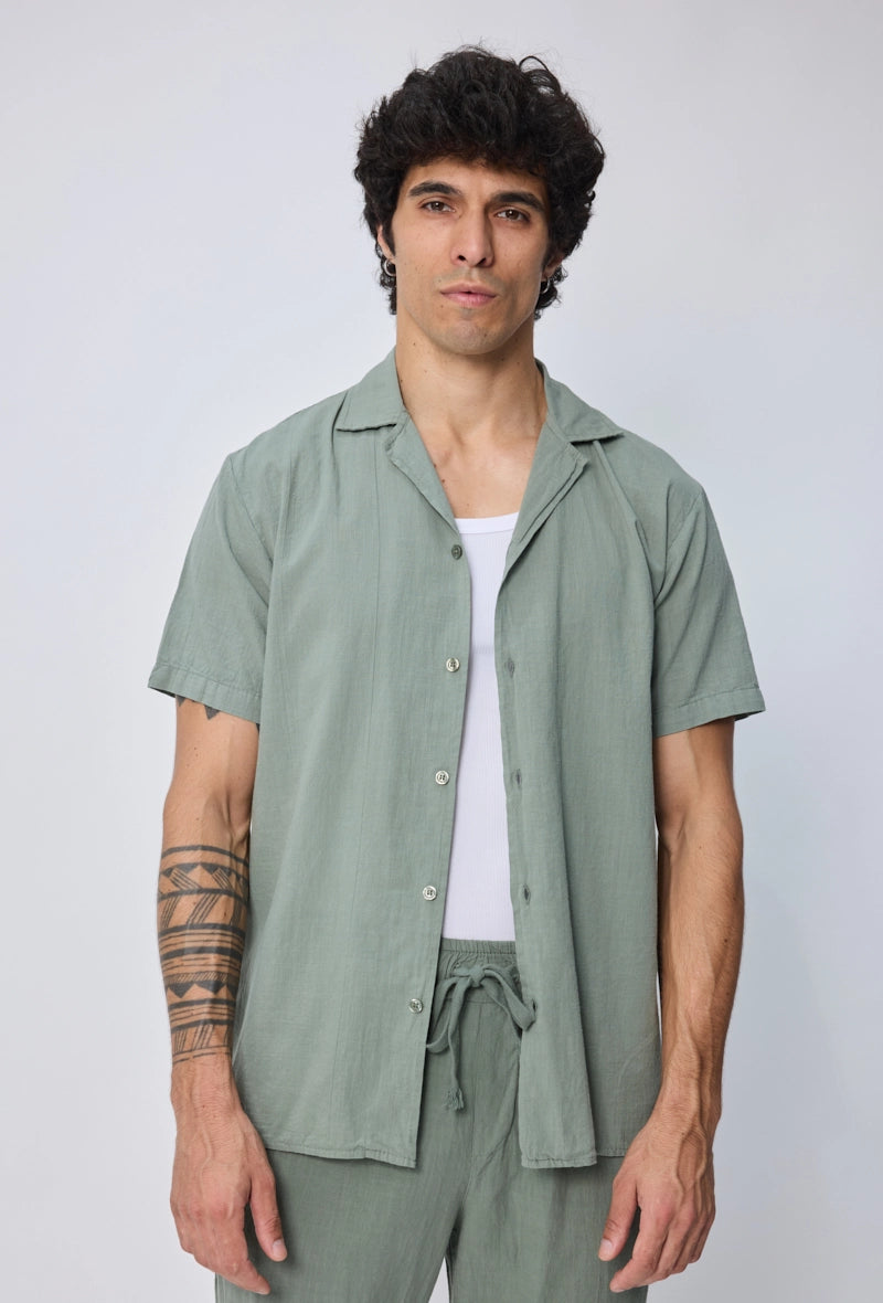 Chemise unie à manches courtes