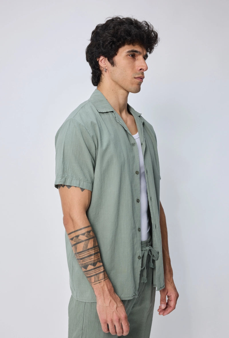 Chemise unie à manches courtes