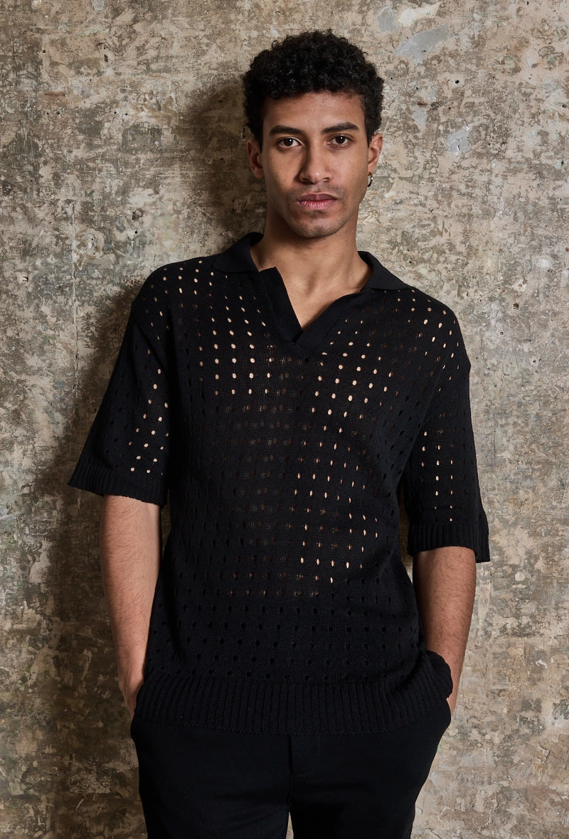Short-sleeved holed polo shirt