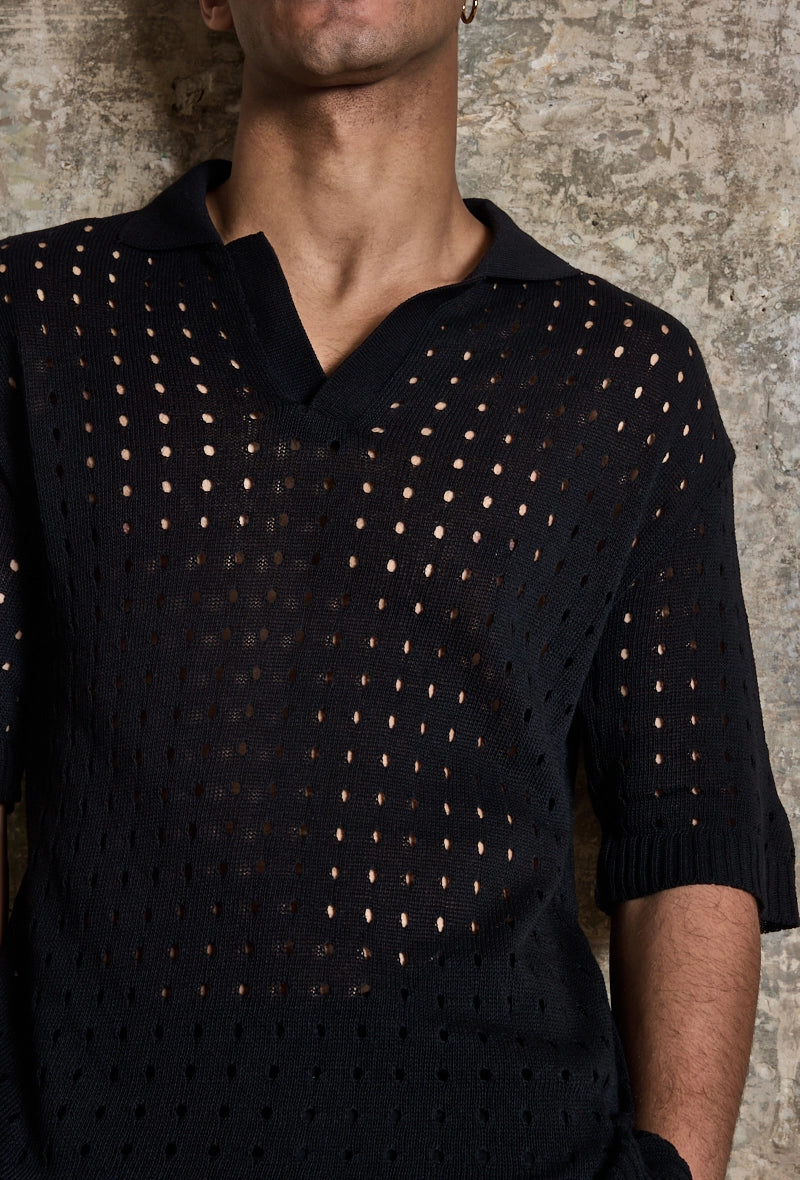 Short-sleeved holed polo shirt