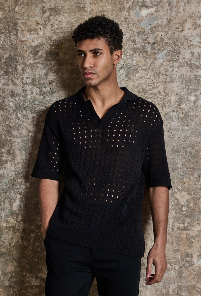 Short-sleeved holed polo shirt