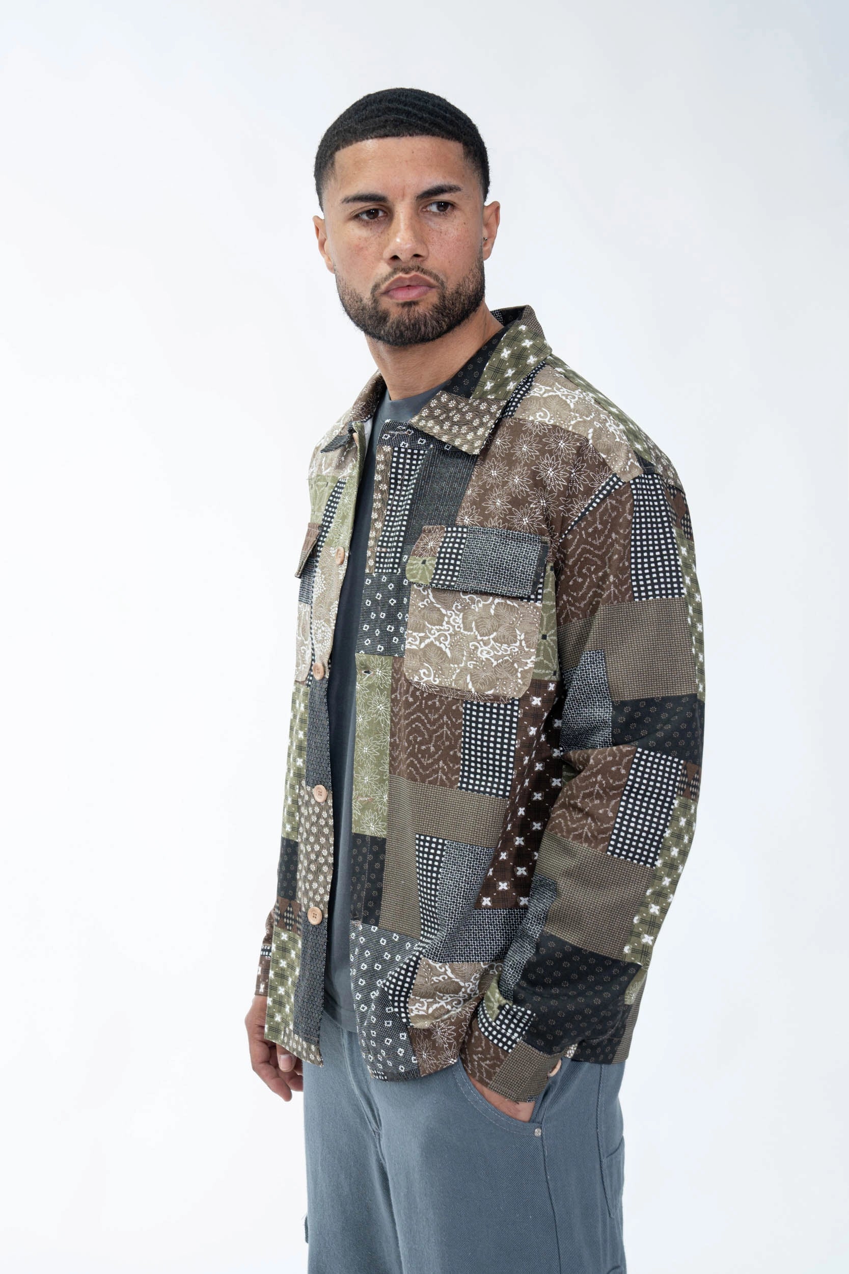 Chemise à manches longues patchwork de différents motifs et tissus