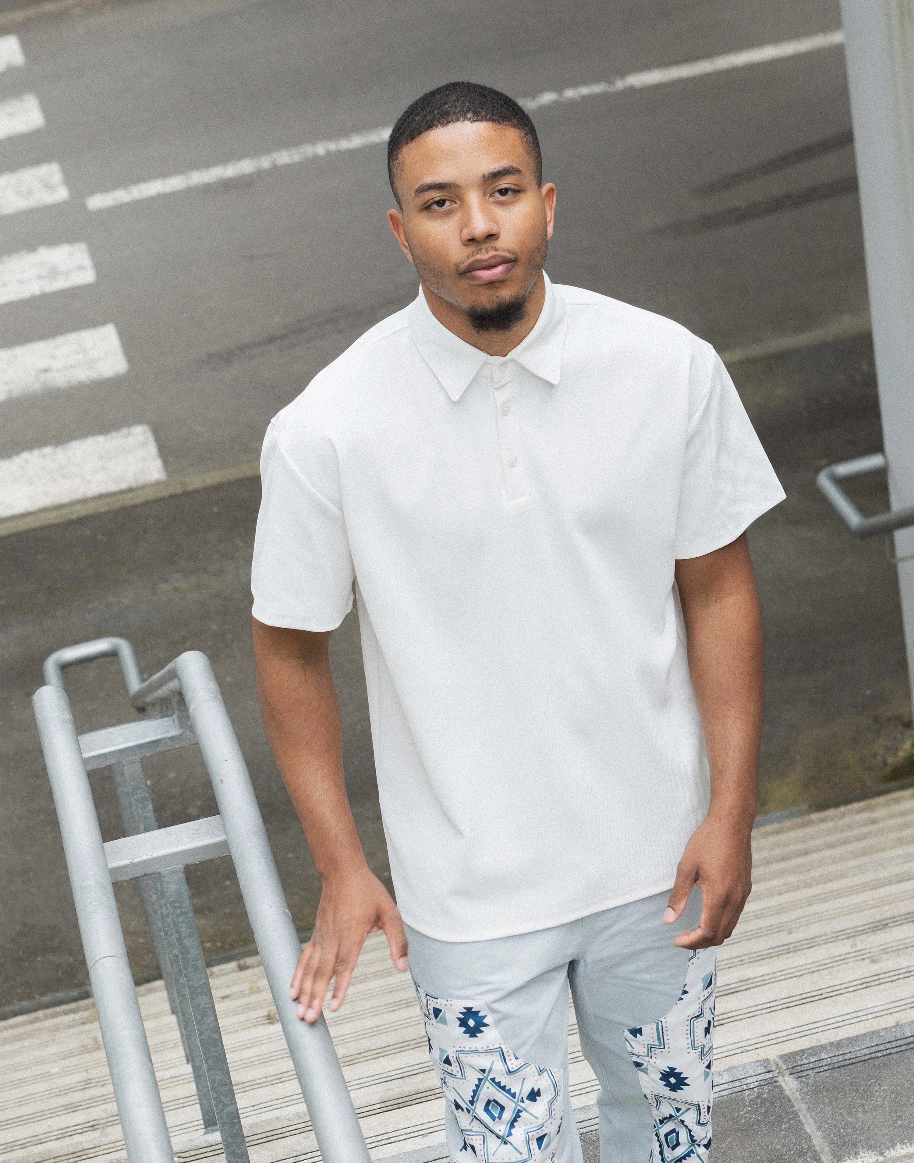 Plain short-sleeved polo shirt