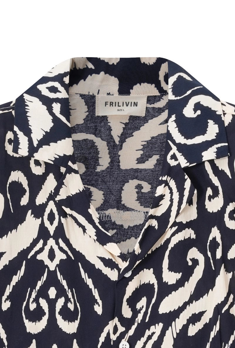 Chemise à motifs ethniques