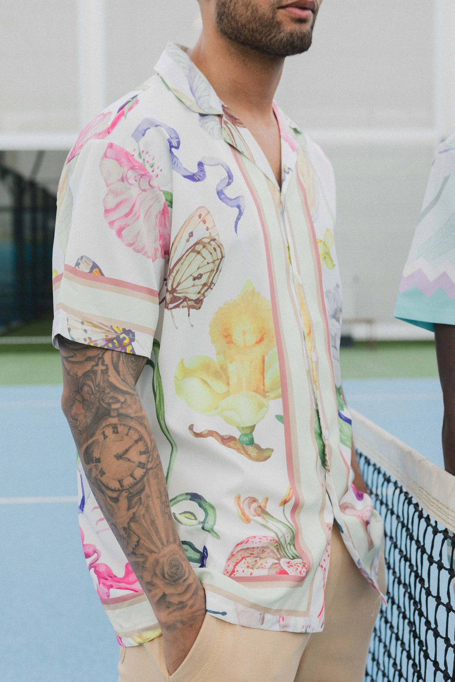 Chemise à motifs florals et faune