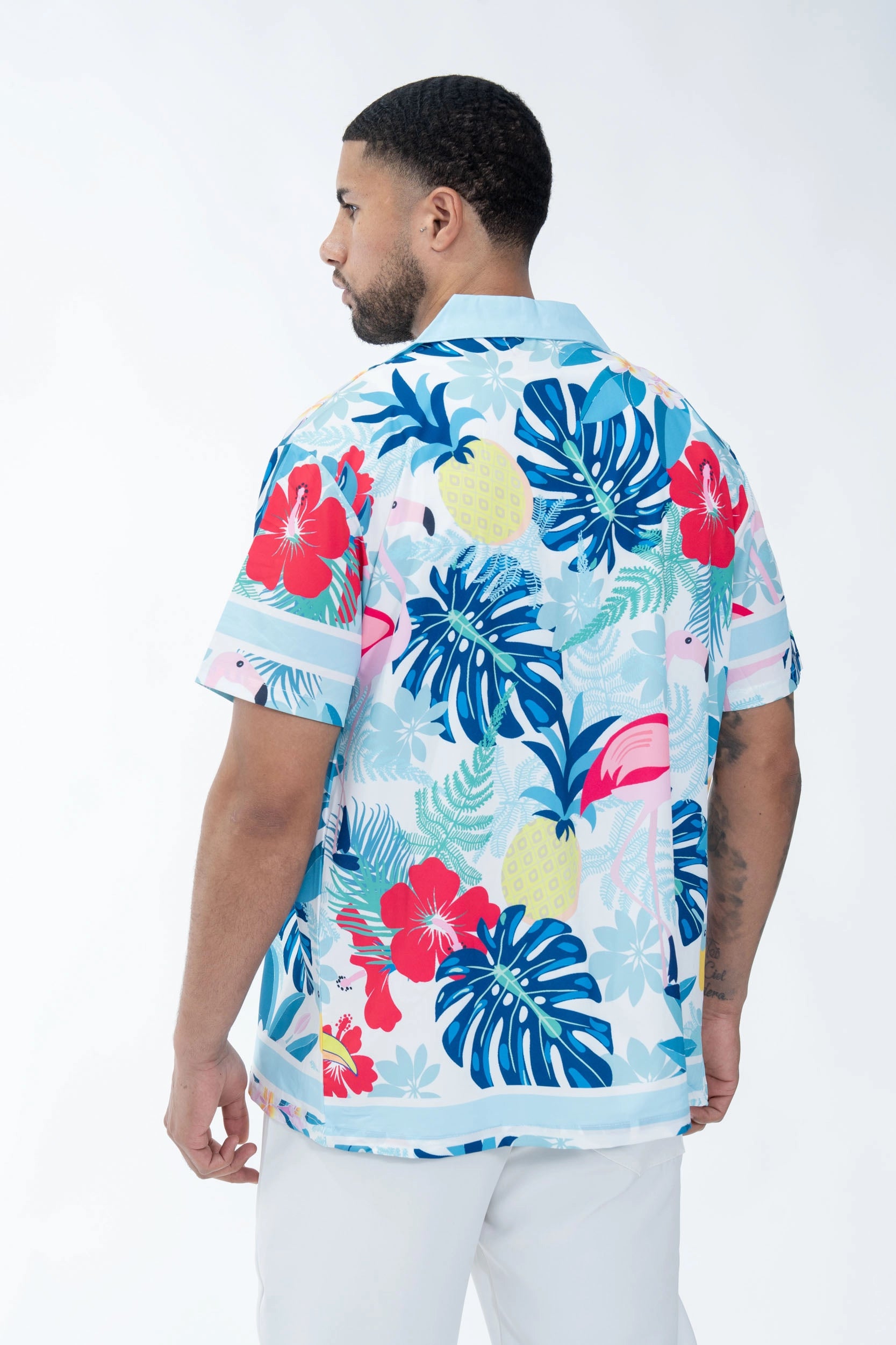 Chemise à l'imprimé tropical exotique
