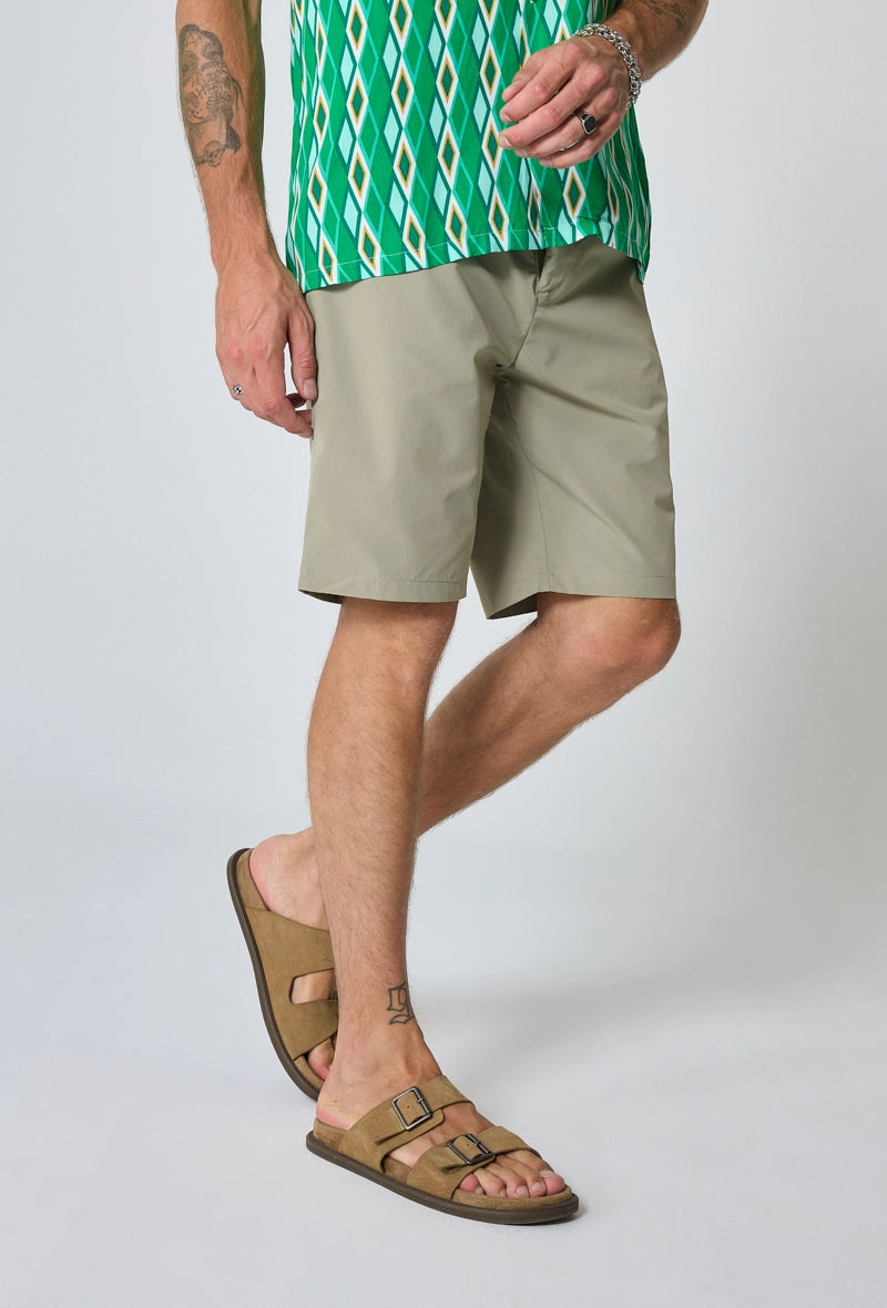 Short chino classique à coupe ajustée