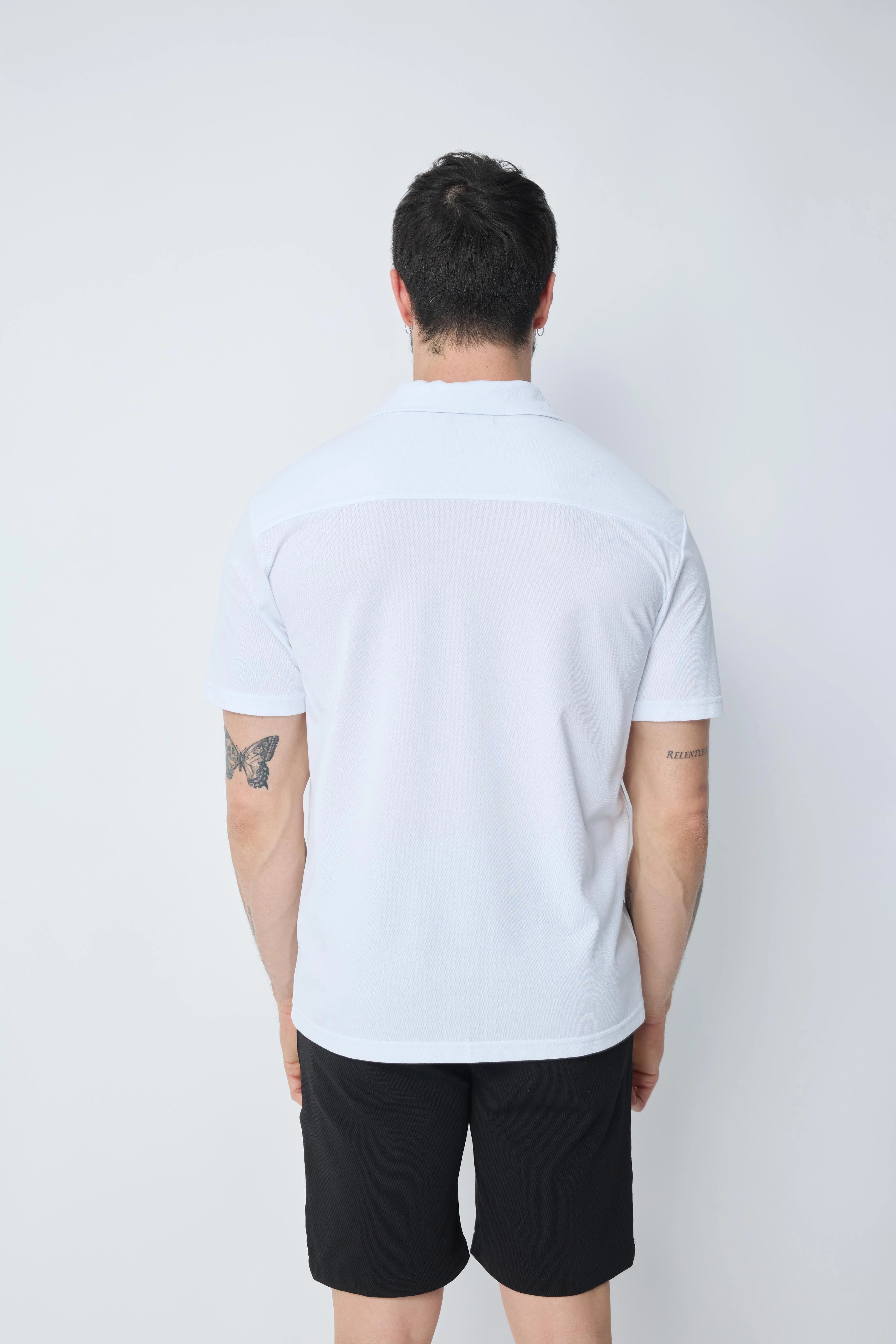 Chemise unie manches courtes