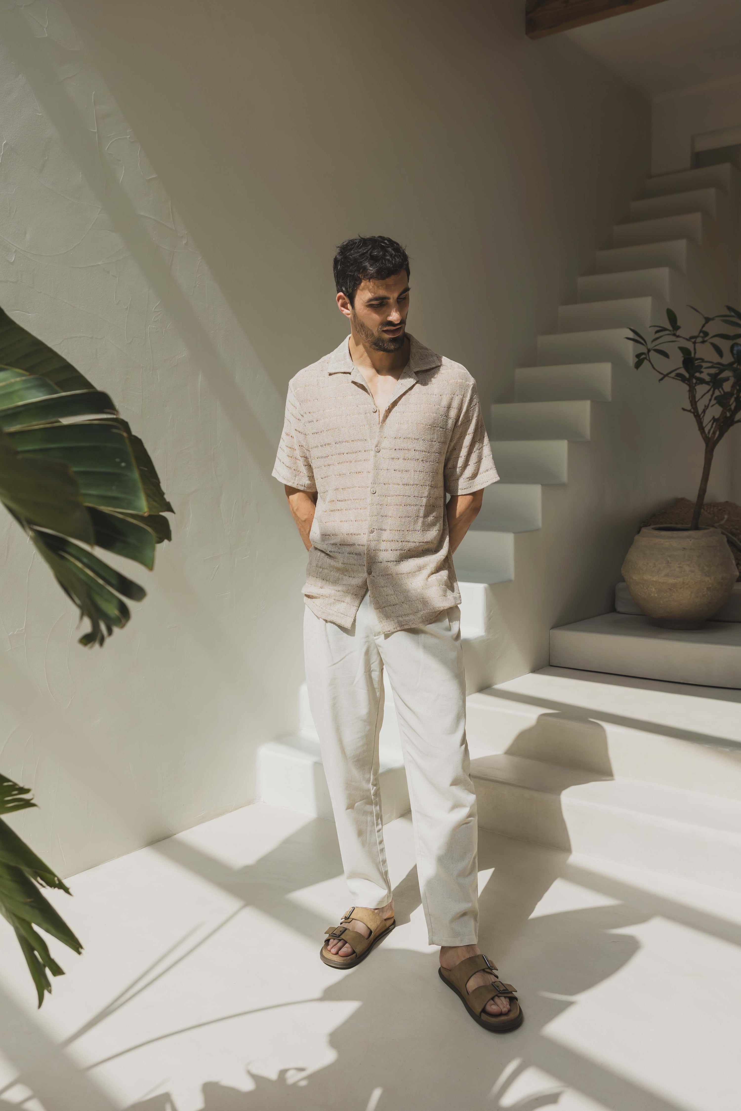 Chemise en maille transparente manches courtes col à revers