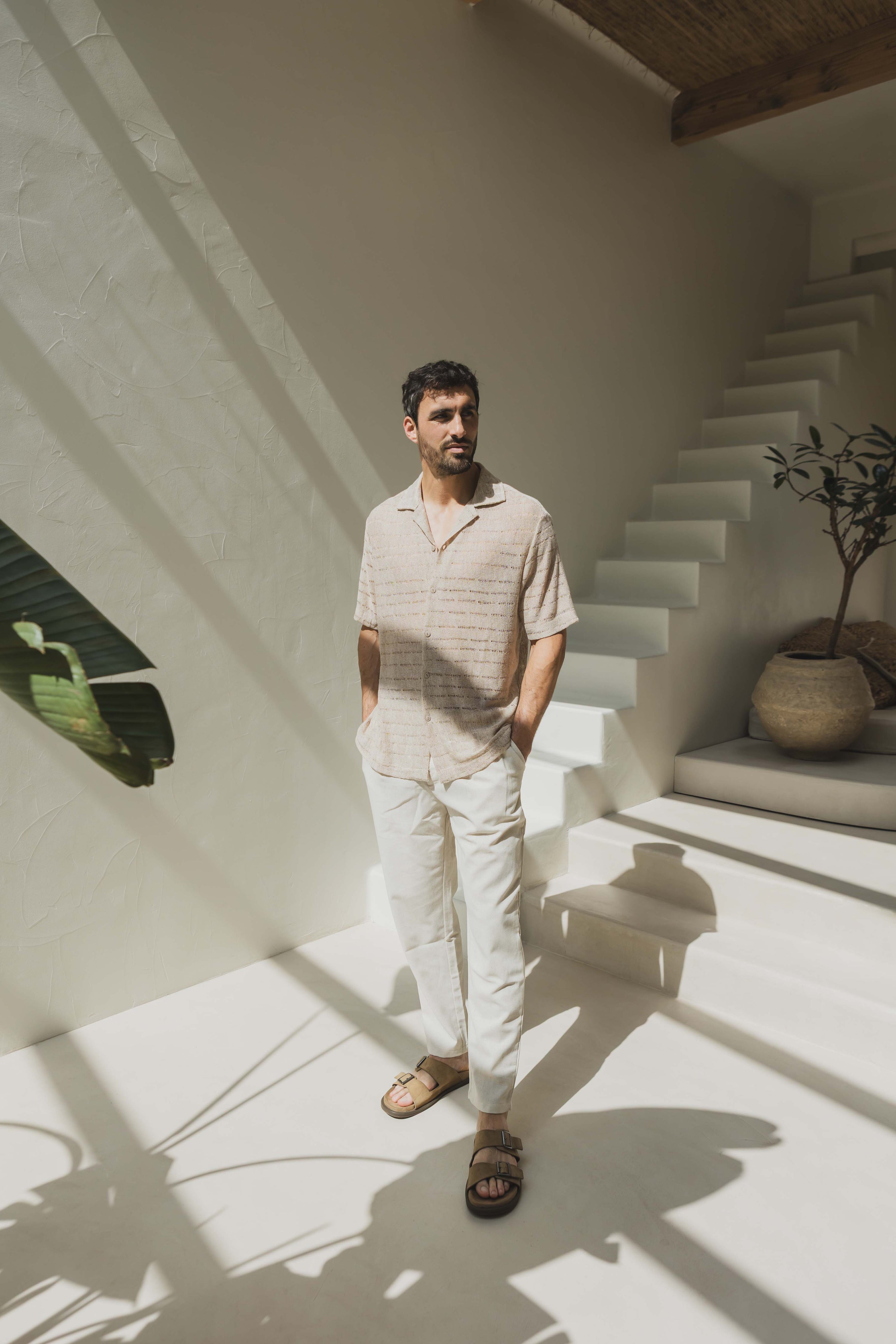 Chemise en maille transparente manches courtes col à revers