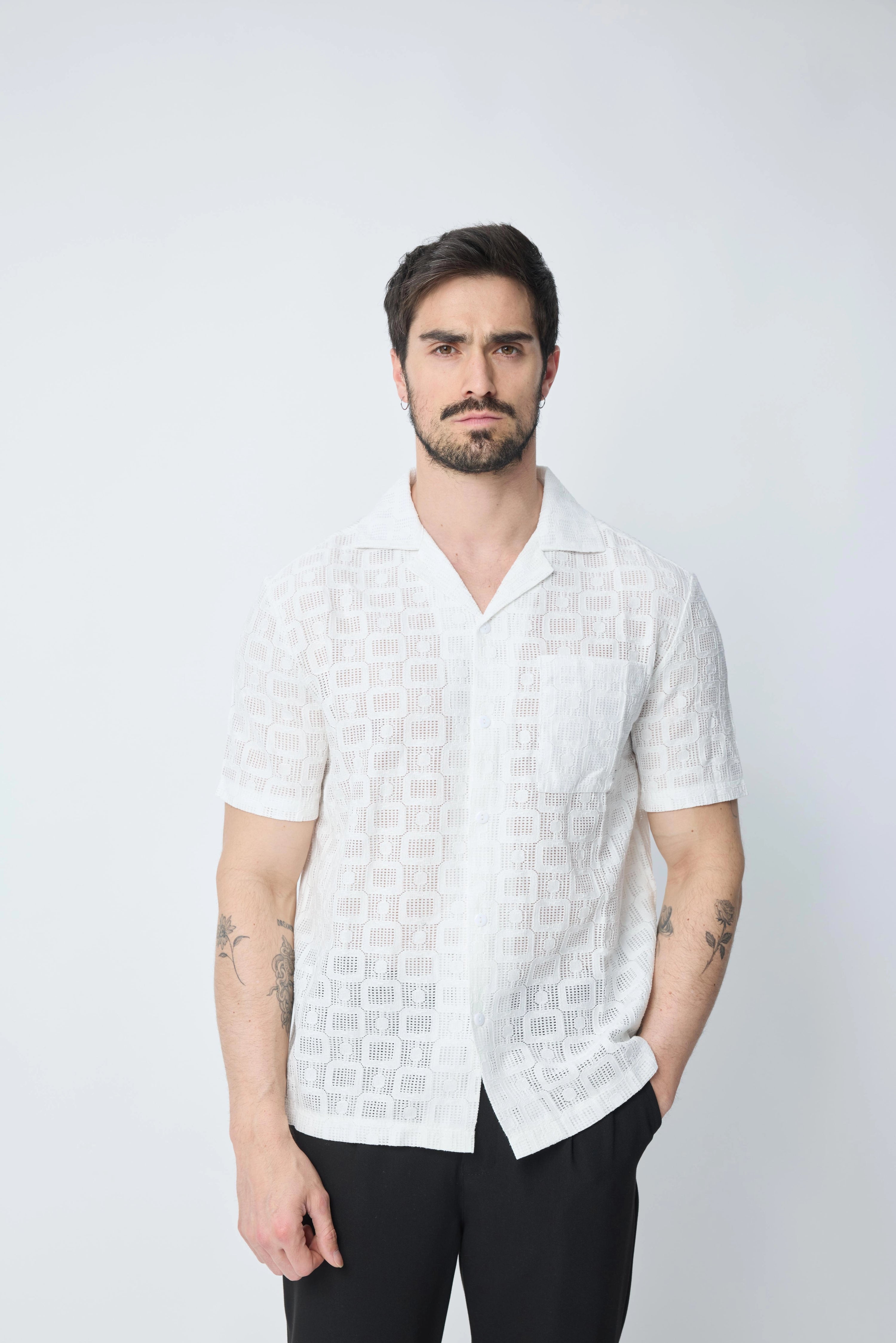 Chemise unie à manches courtes