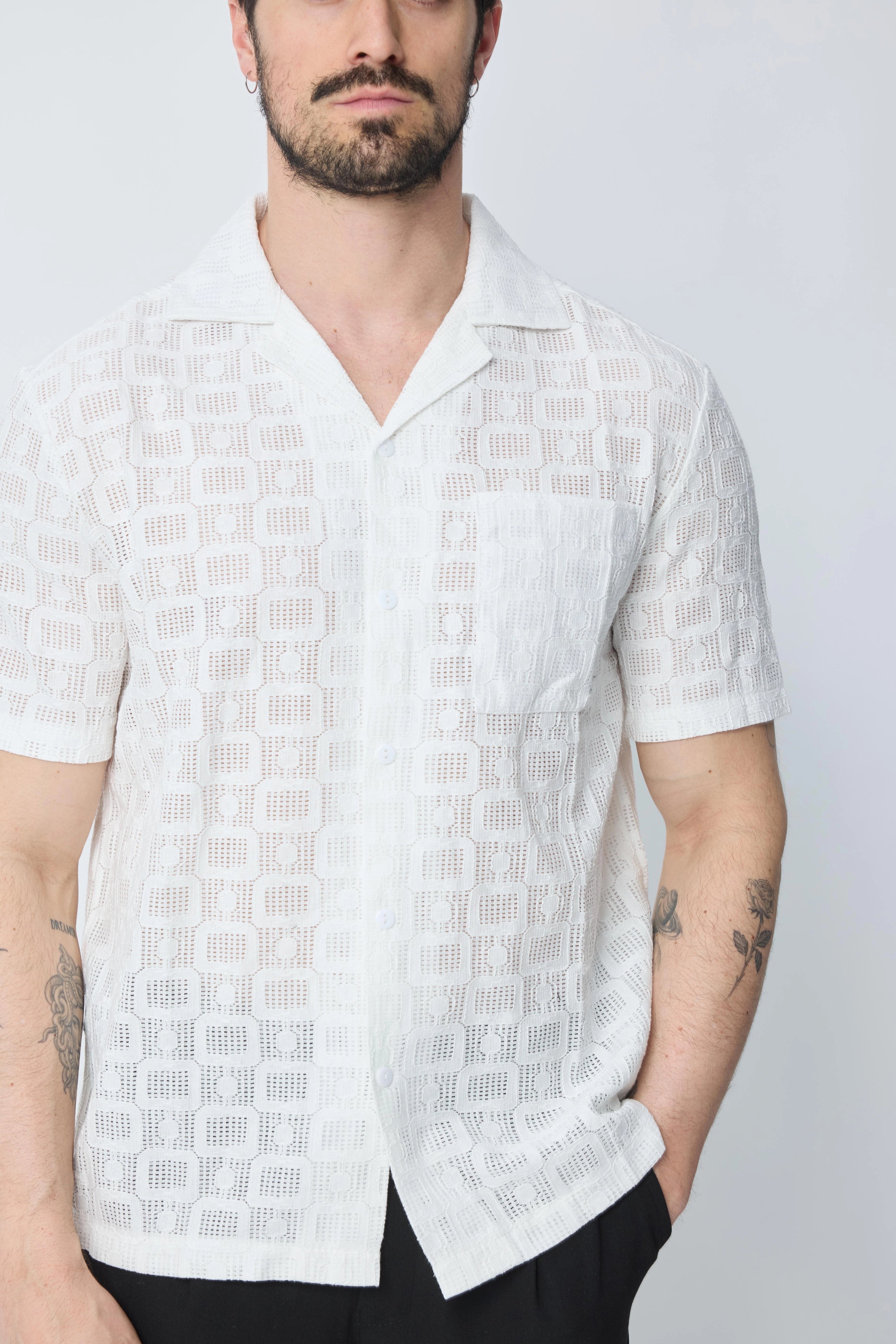 Chemise unie à manches courtes