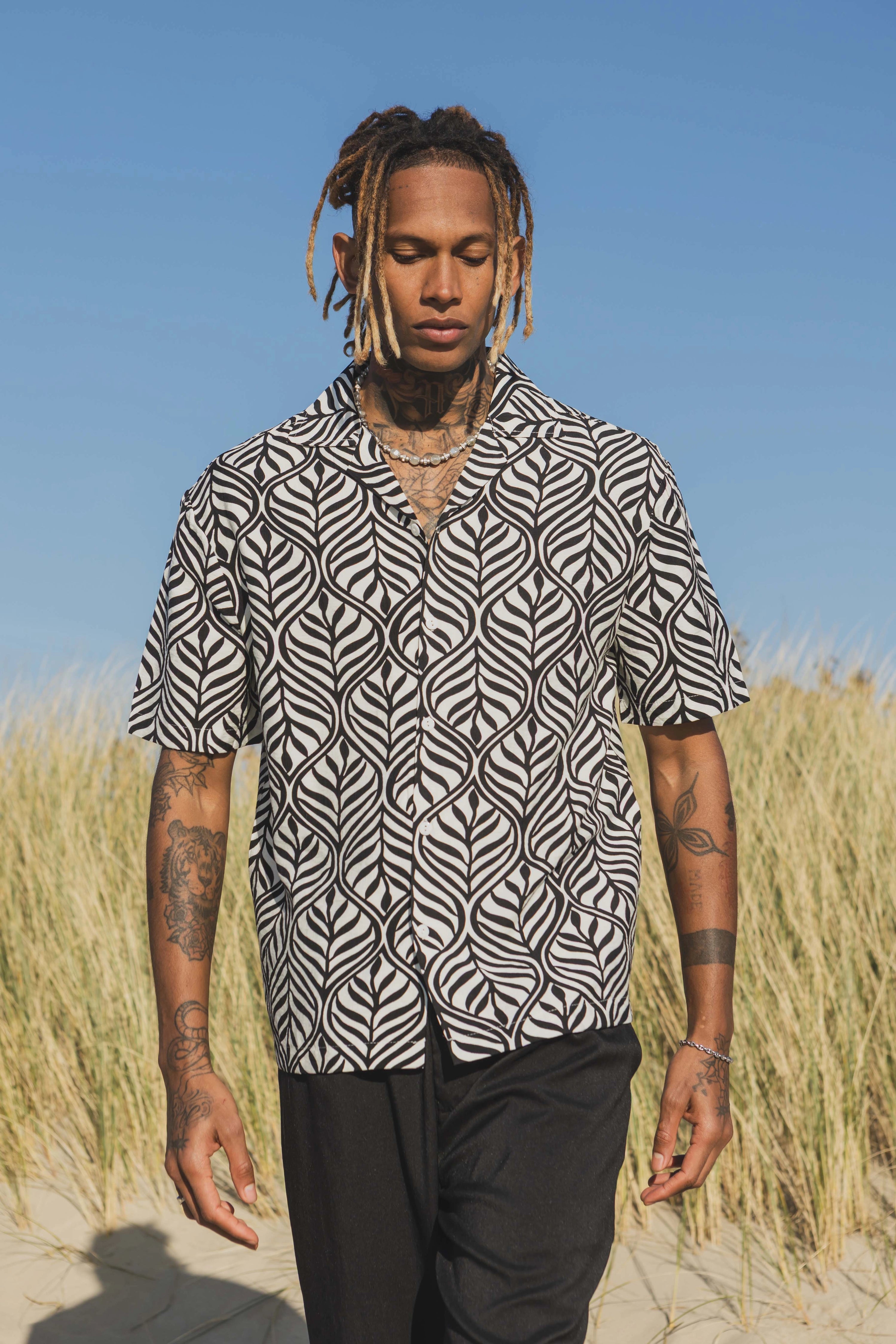 Chemise à manches courtes à motif fleuri