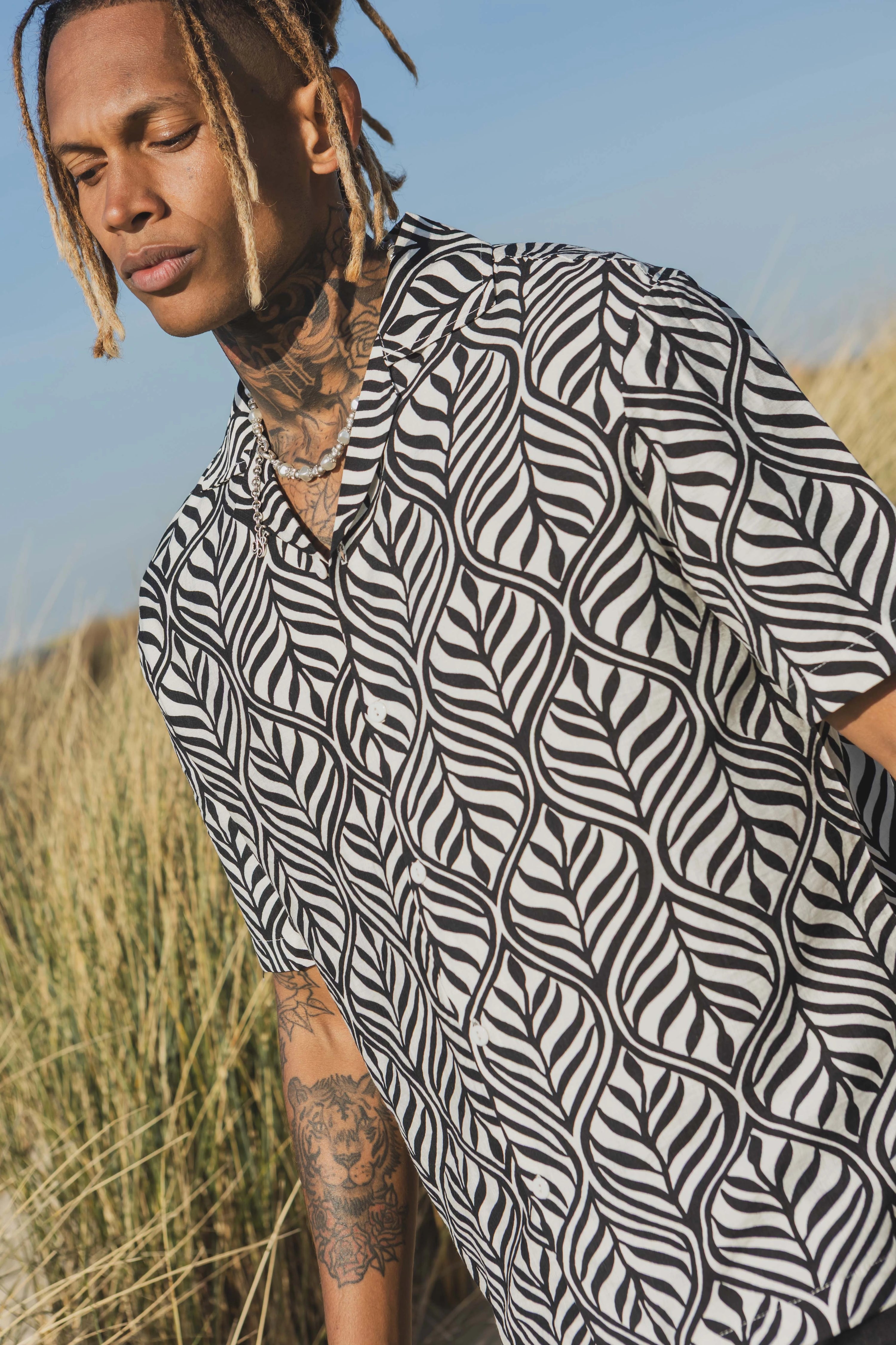 Chemise à manches courtes à motif fleuri