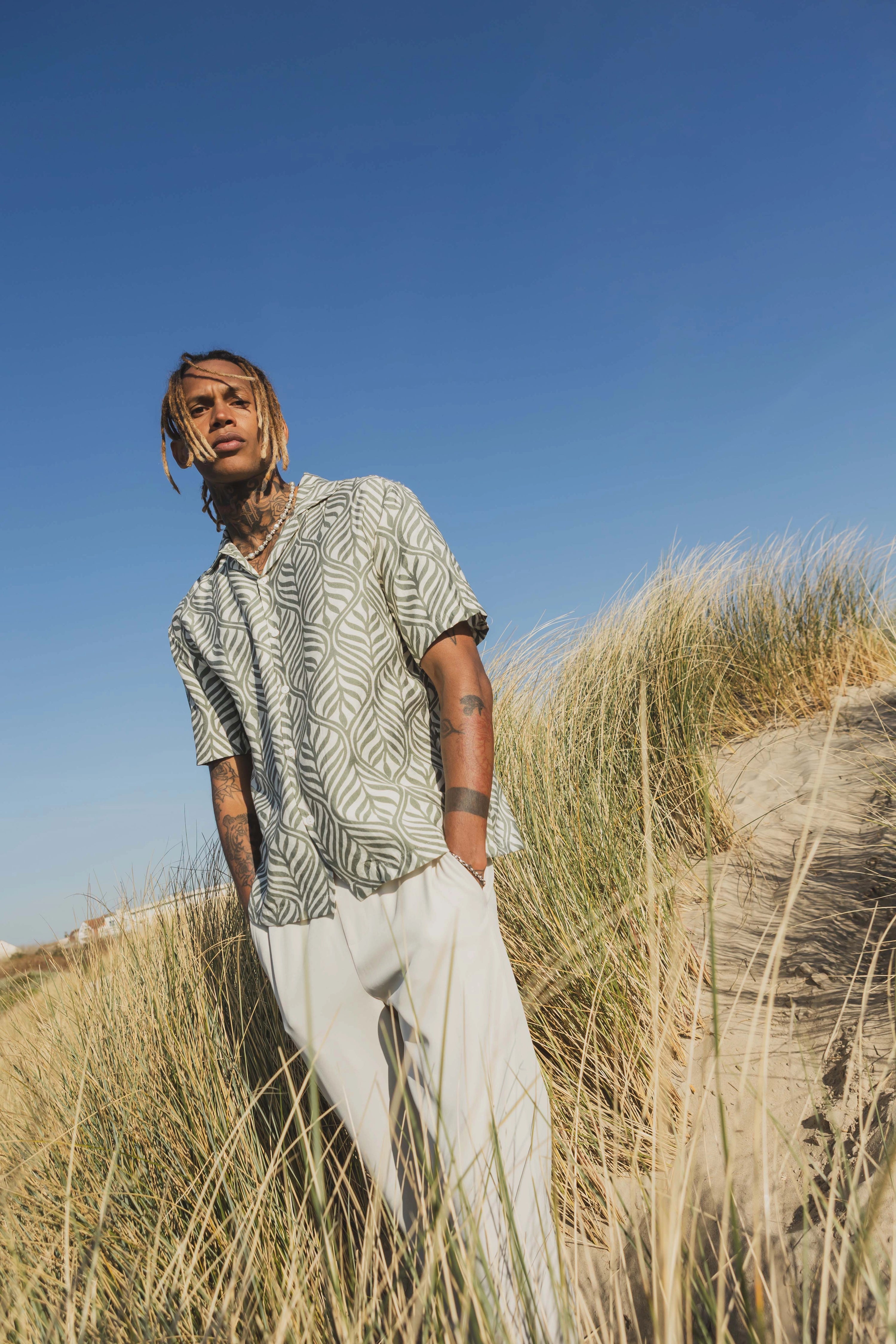 Chemise à manches courtes à motif fleuri