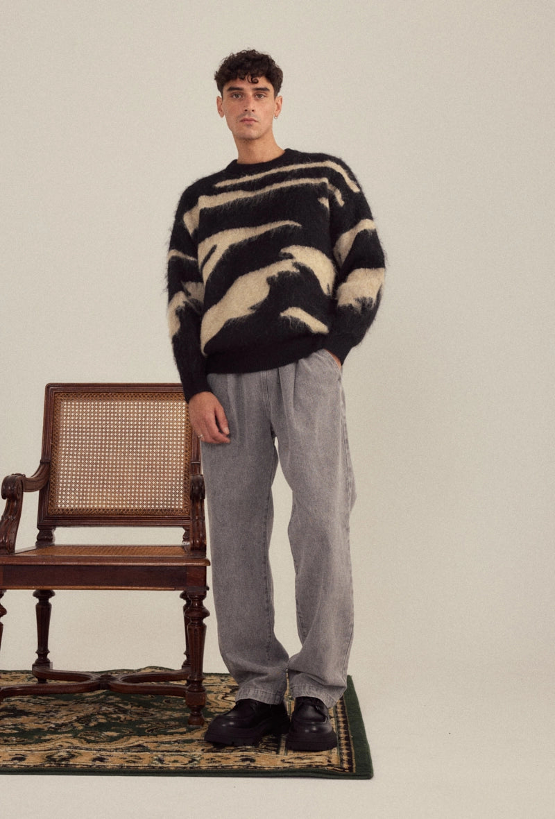 Pull sans capuche avec rayures verticales de couleur noir