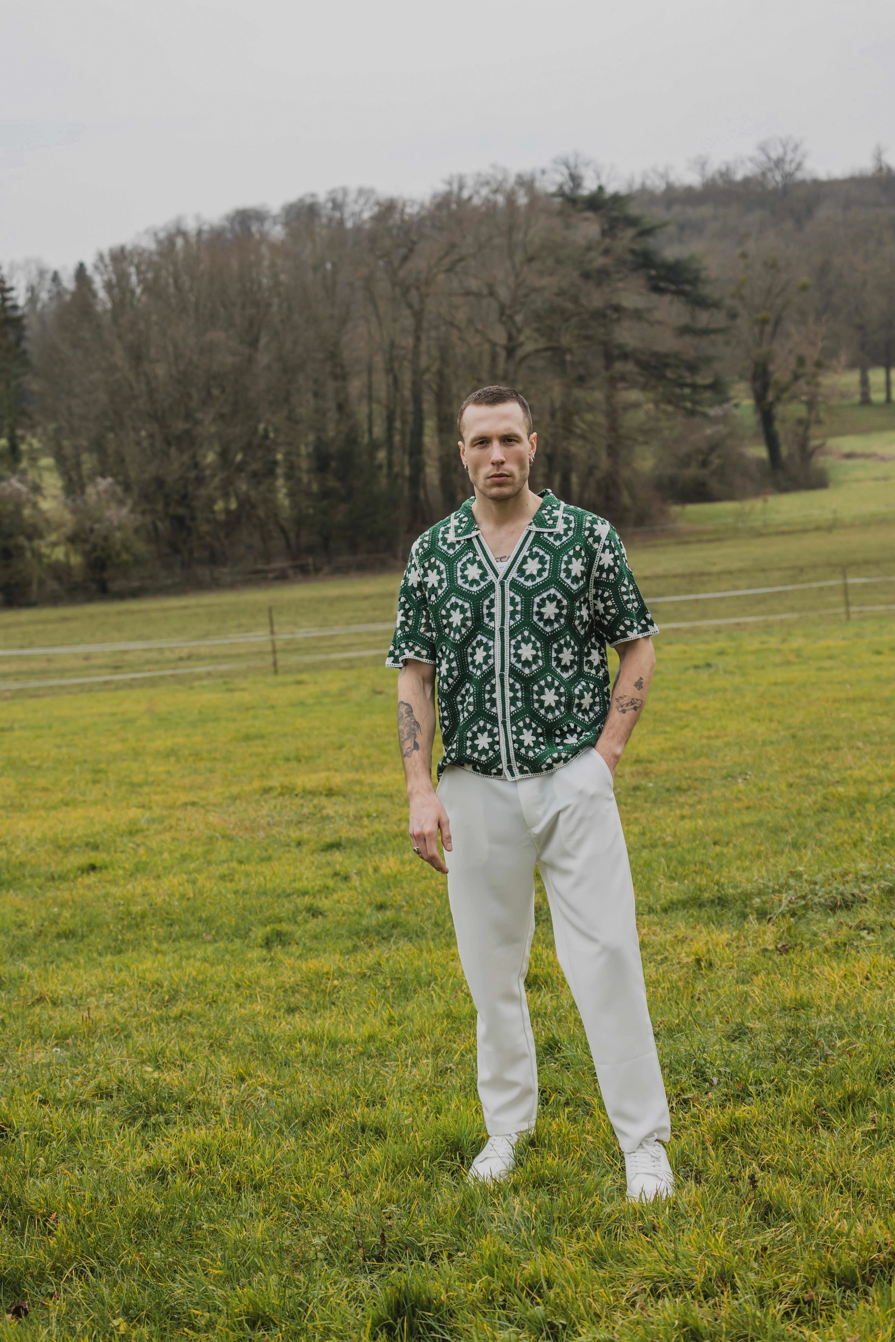 Chemise en crochet à manches courtes avec motif géométrique beige