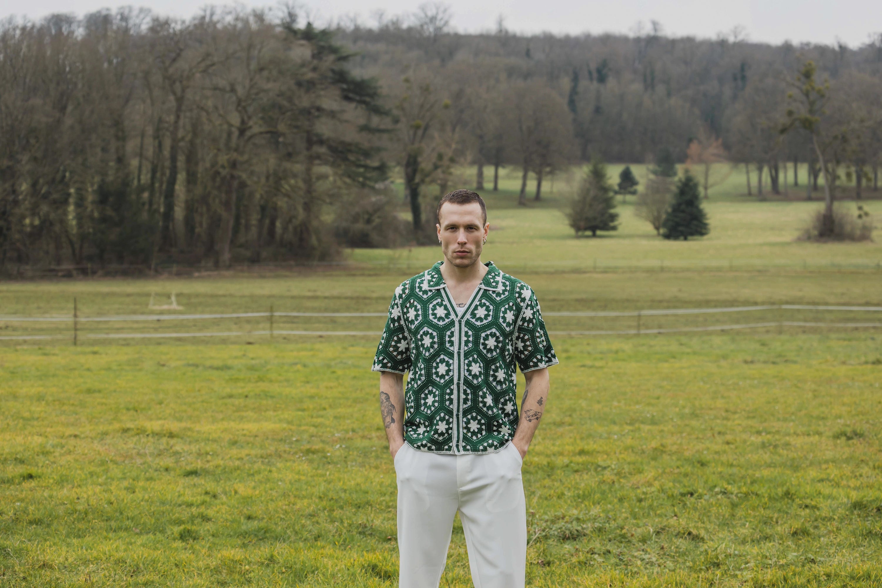 Chemise en crochet à manches courtes avec motif géométrique beige