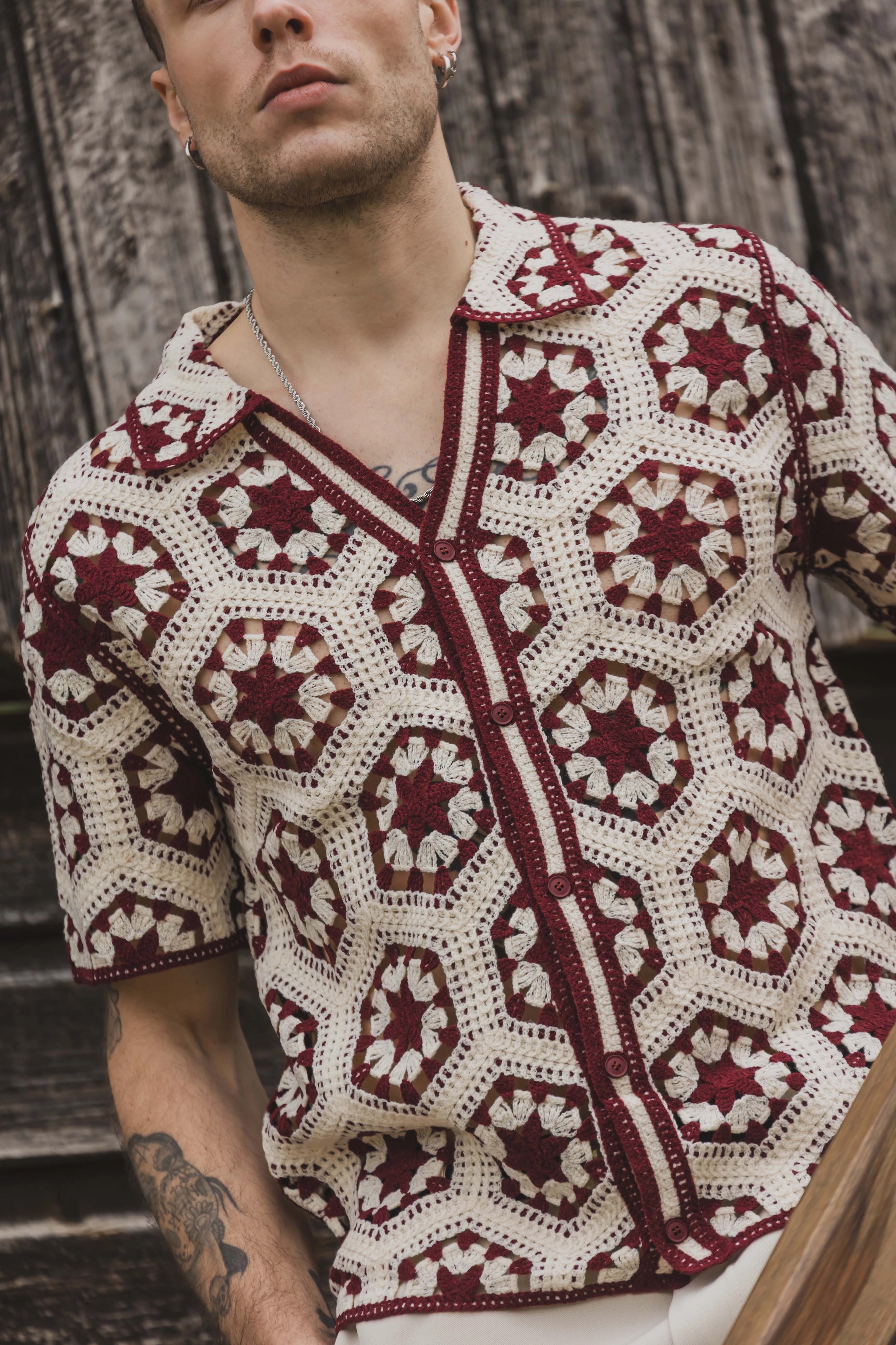 Chemise en crochet à manches courtes avec motif géométrique beige