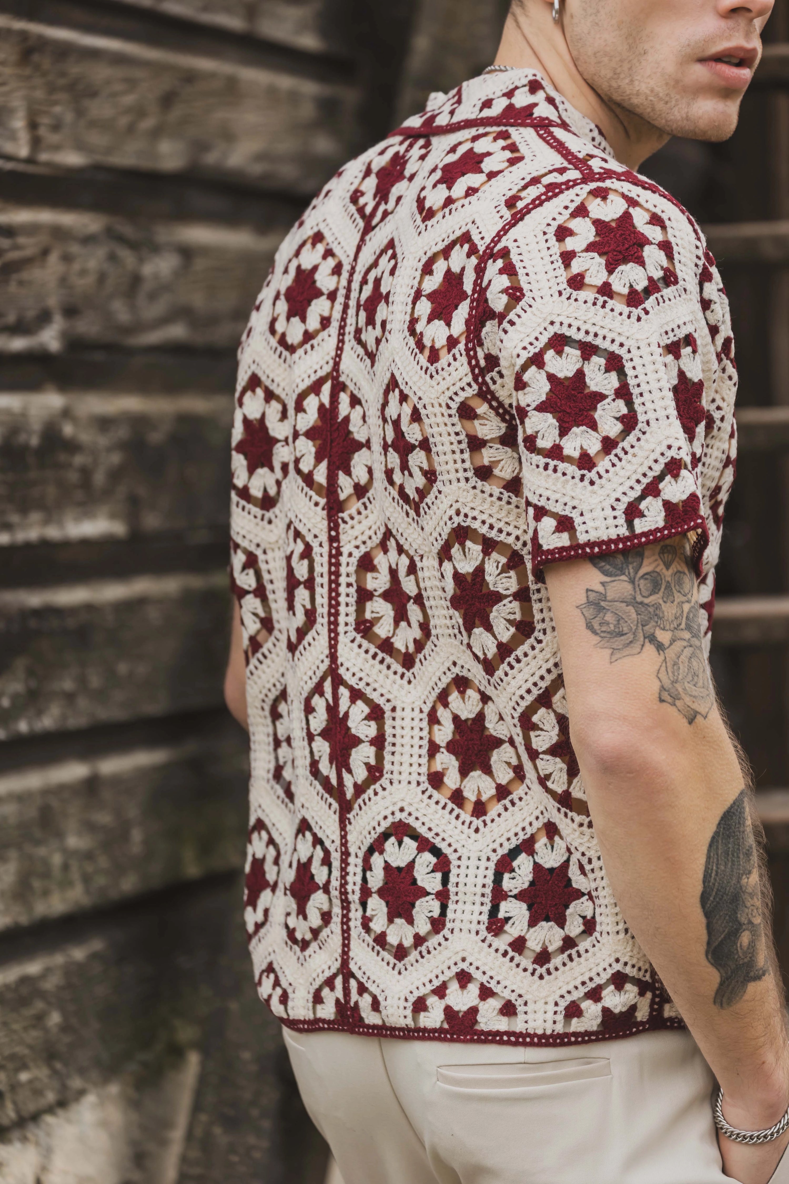 Chemise en crochet à manches courtes avec motif géométrique beige