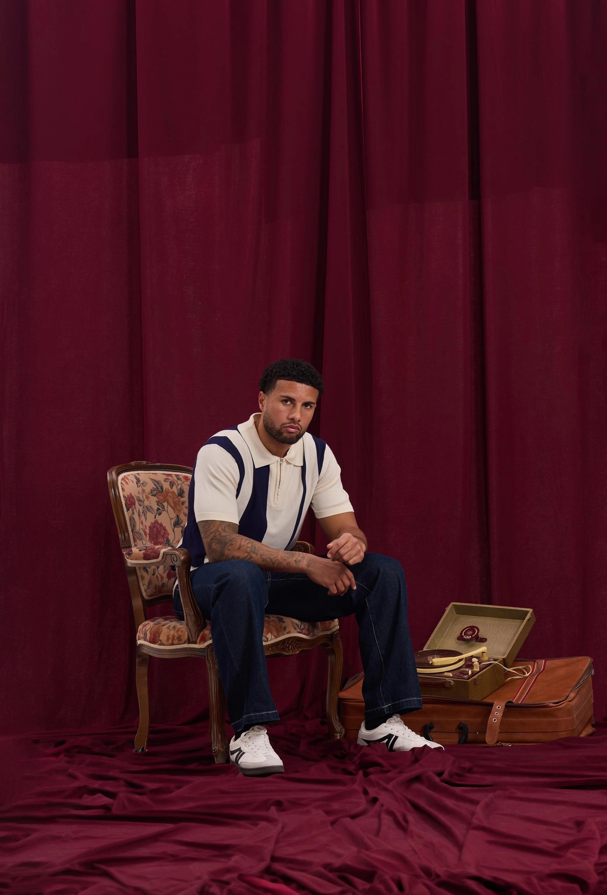 Side-striped zipped polo shirt