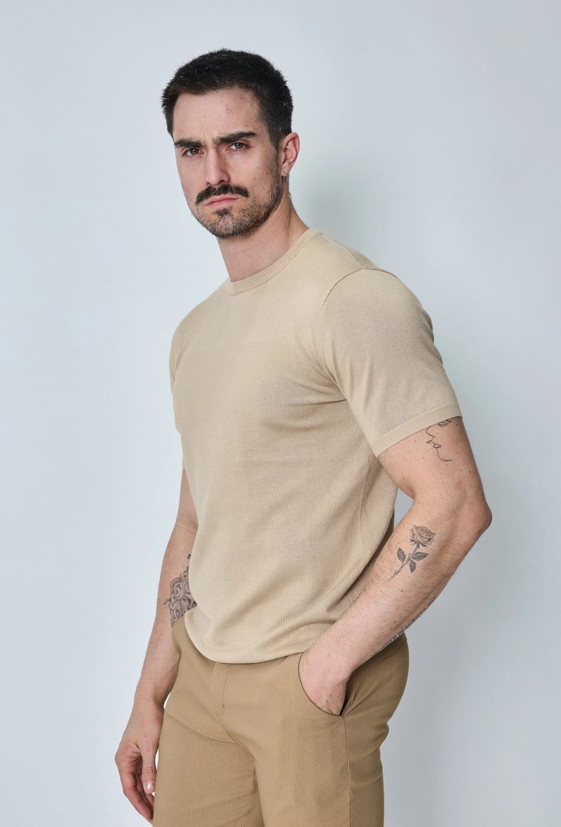 Plain short-sleeved knitted T-shirt