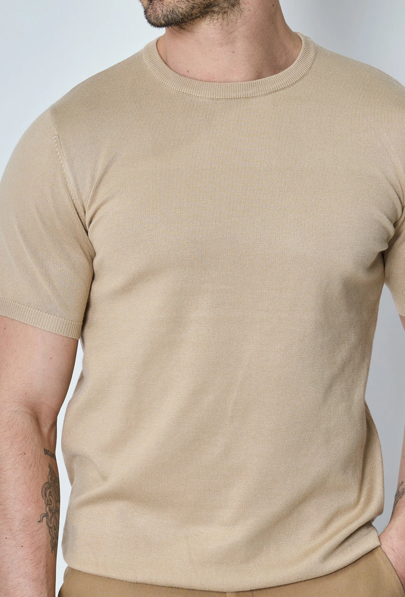 Plain short-sleeved knitted T-shirt