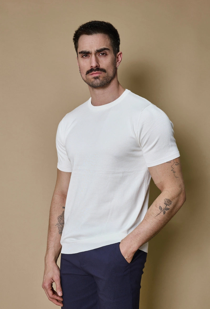 Plain short-sleeved knitted T-shirt