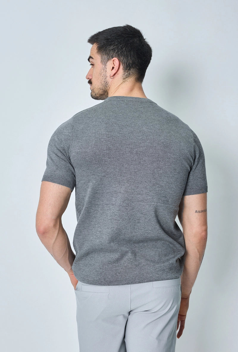 Plain short-sleeved knitted T-shirt