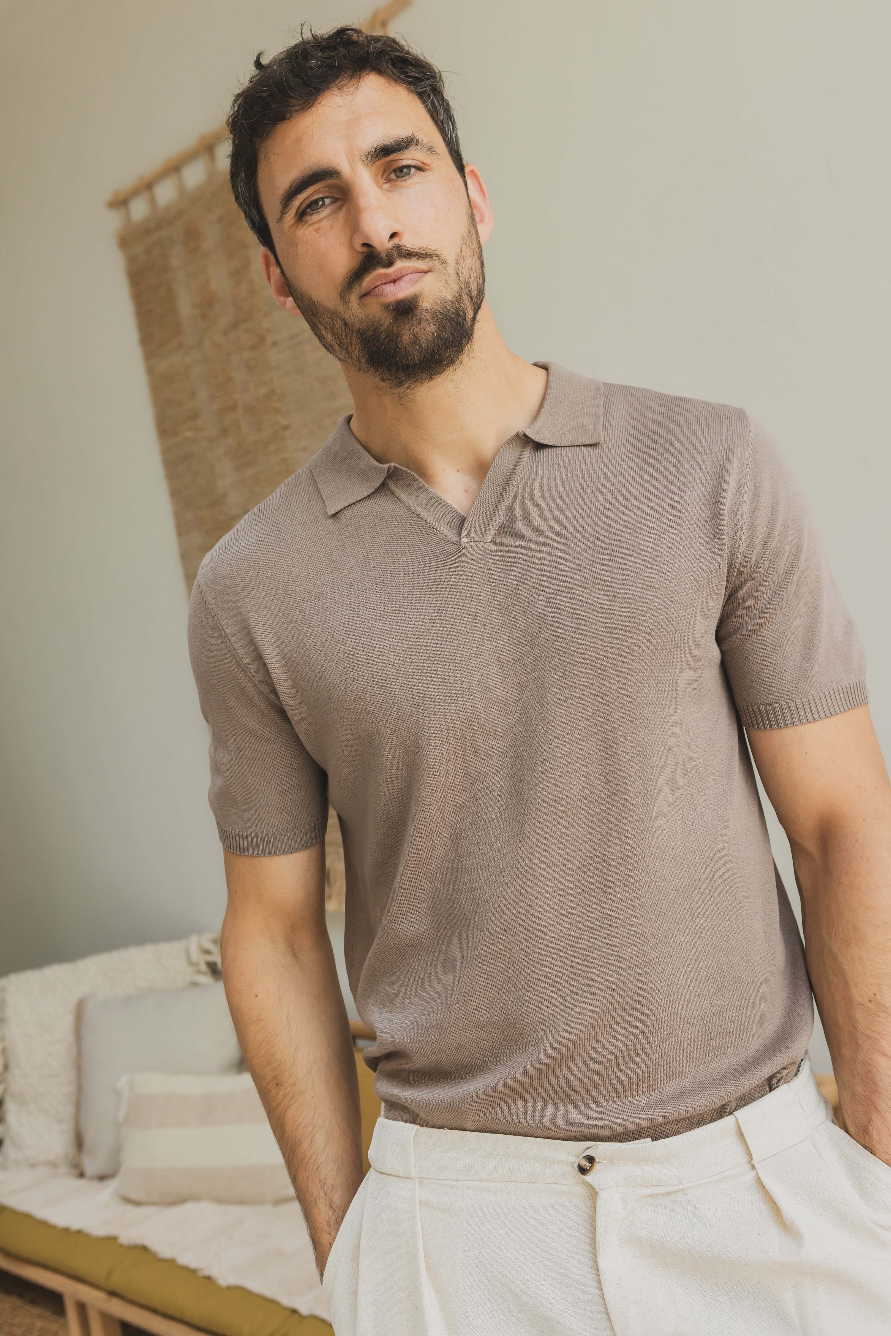 Short-sleeved plain knitted polo shirt