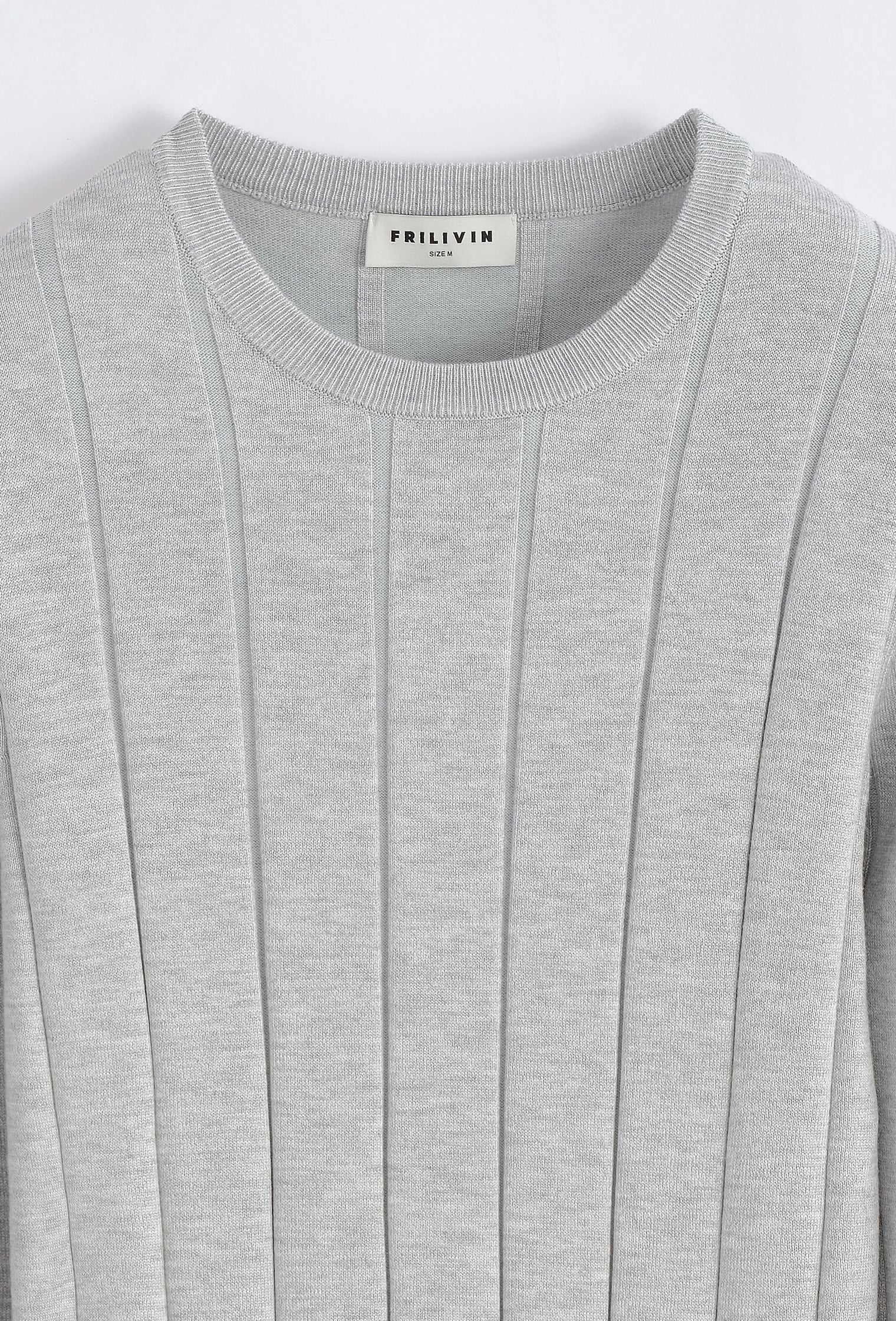 Pull uni manches longues