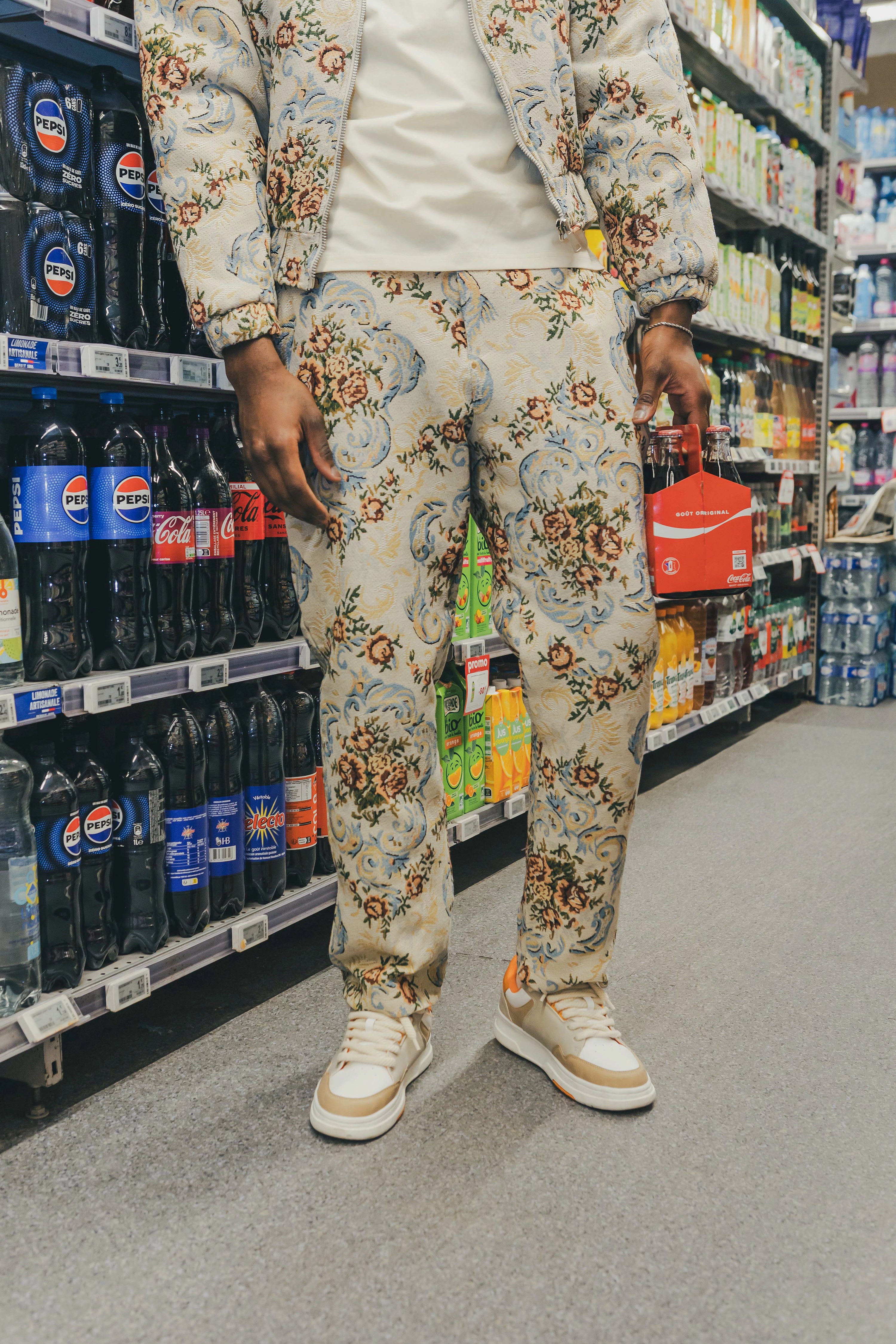 Pantalon fleuri effet broderie