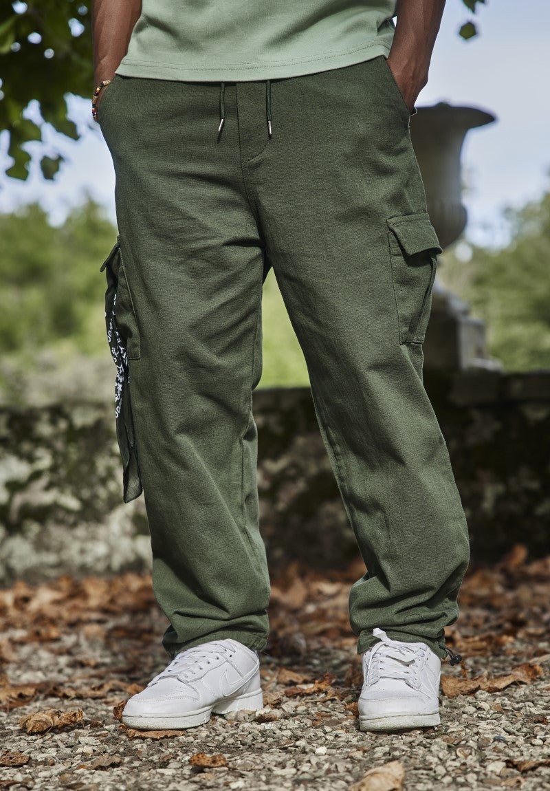 Jogging large couleur unie avec grandes poches sur les coté des