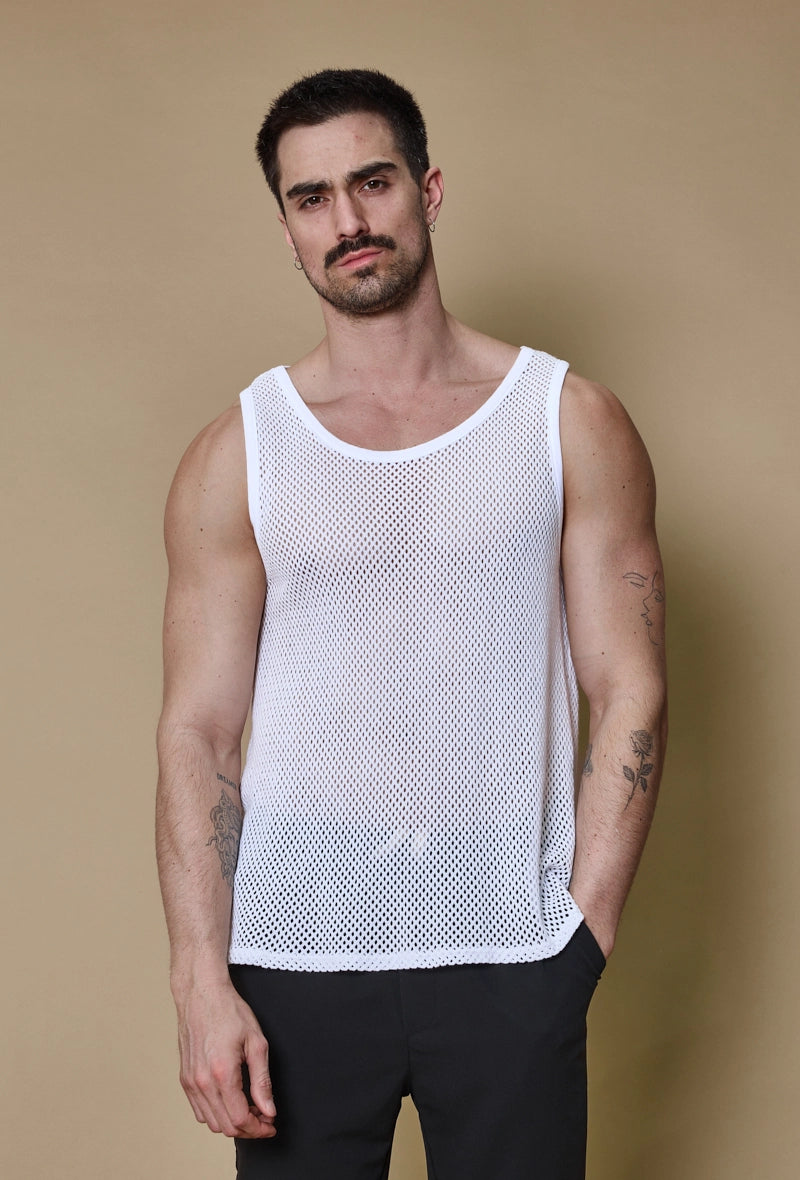 Plain sleeveless t-shirt with short holes
