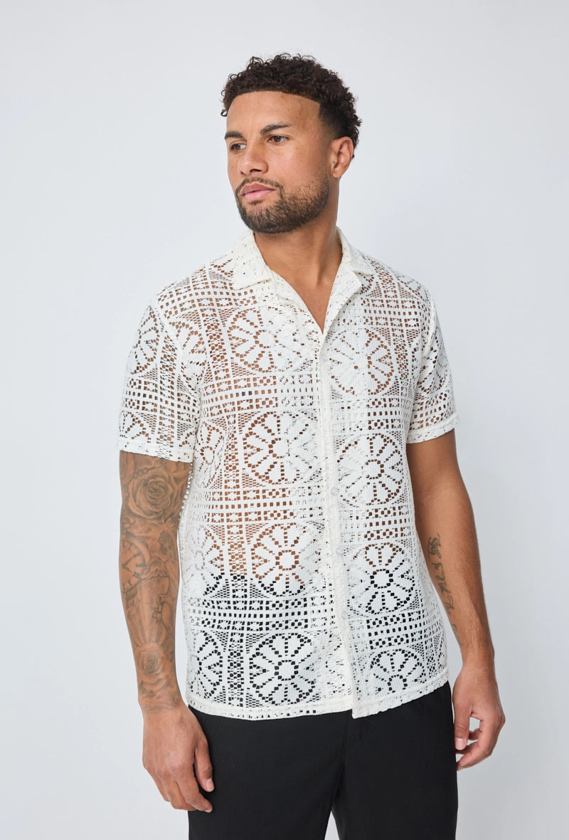 Chemise à dentelle transparente
