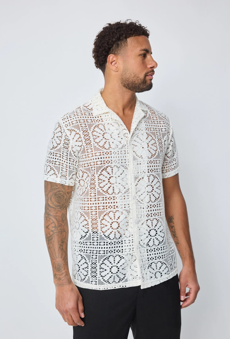 Chemise à dentelle transparente