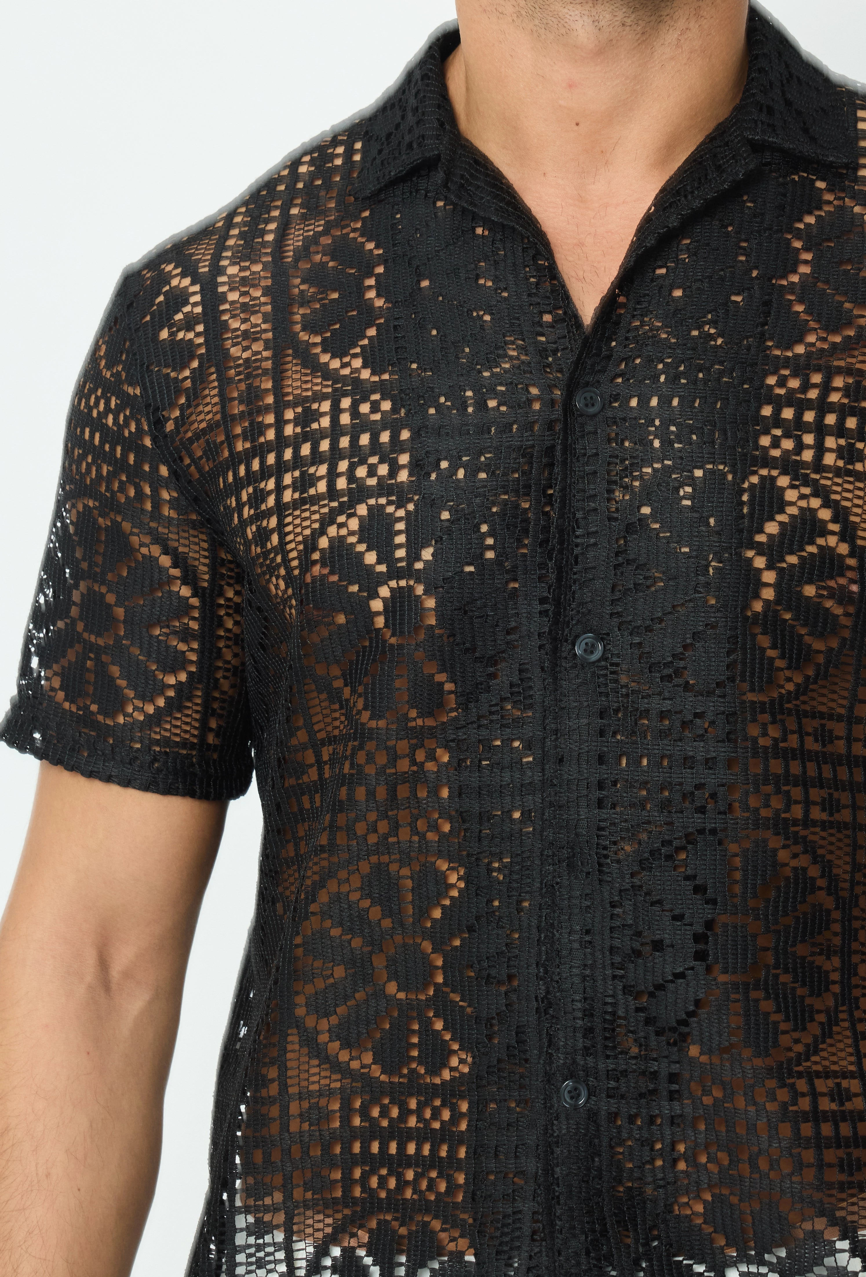Chemise à dentelle transparente