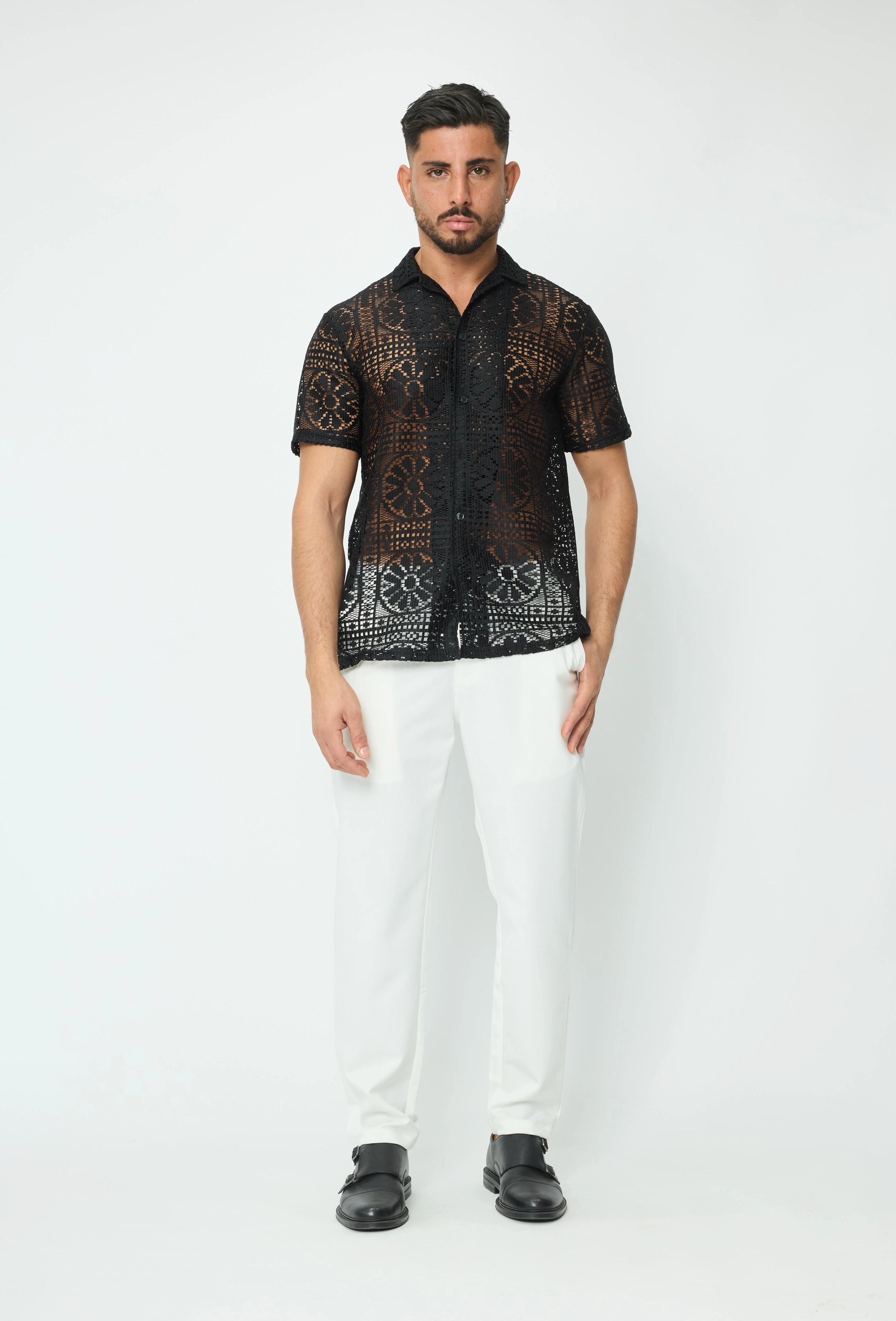 Chemise à dentelle transparente