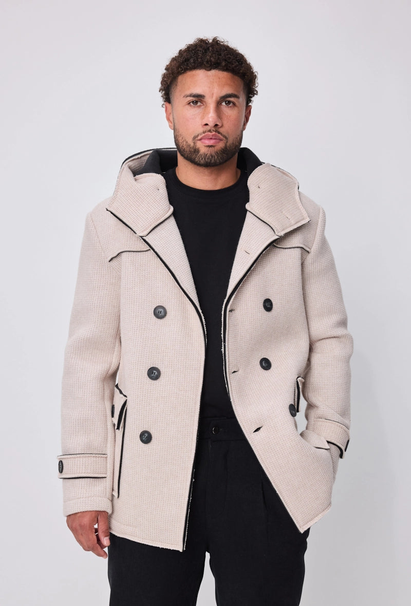 Manteau avec capuche et col large