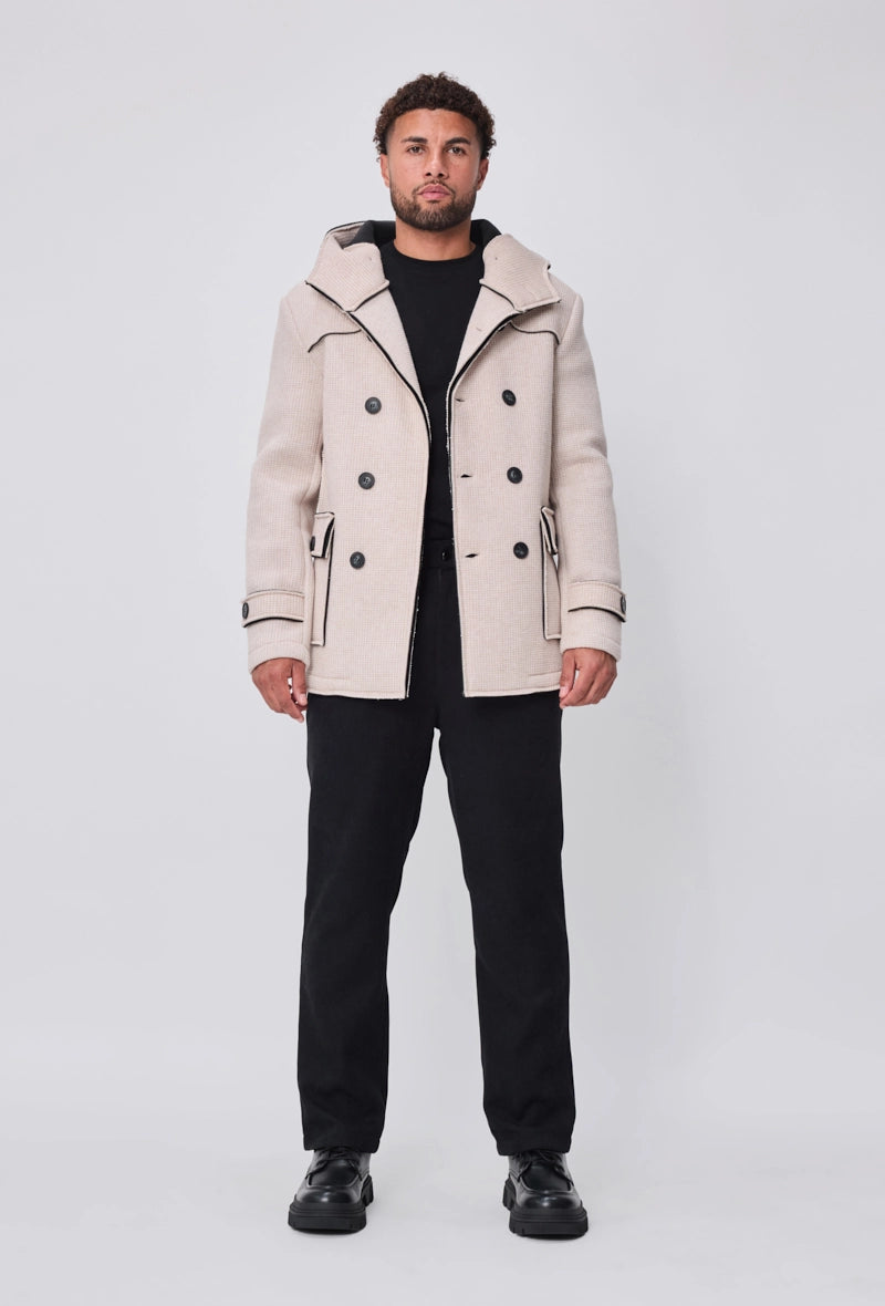 Manteau avec capuche et col large
