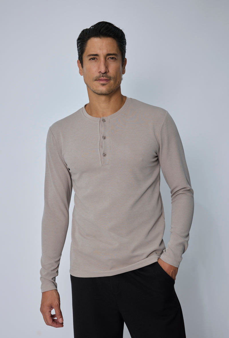 T-shirt henley